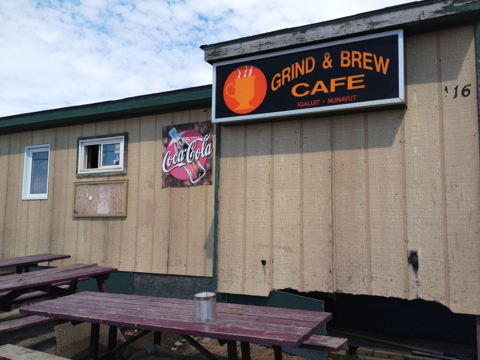 Grind and Brew, un restaurant au bord de l'eau, paisible, festif et chaleureux!