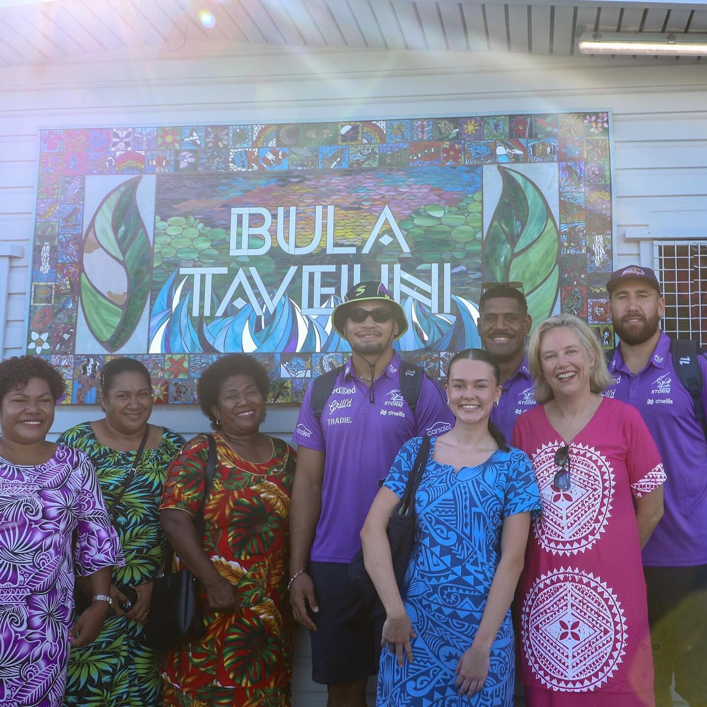Fiona and her assistant Madeline were in Fiji two weeks ago. The purpose of the trip was largely to be a part of the historic @storm match and surrounding activities. 

👉🏼 One of these activities was to deliver the Fiji Book Drive donated books to 