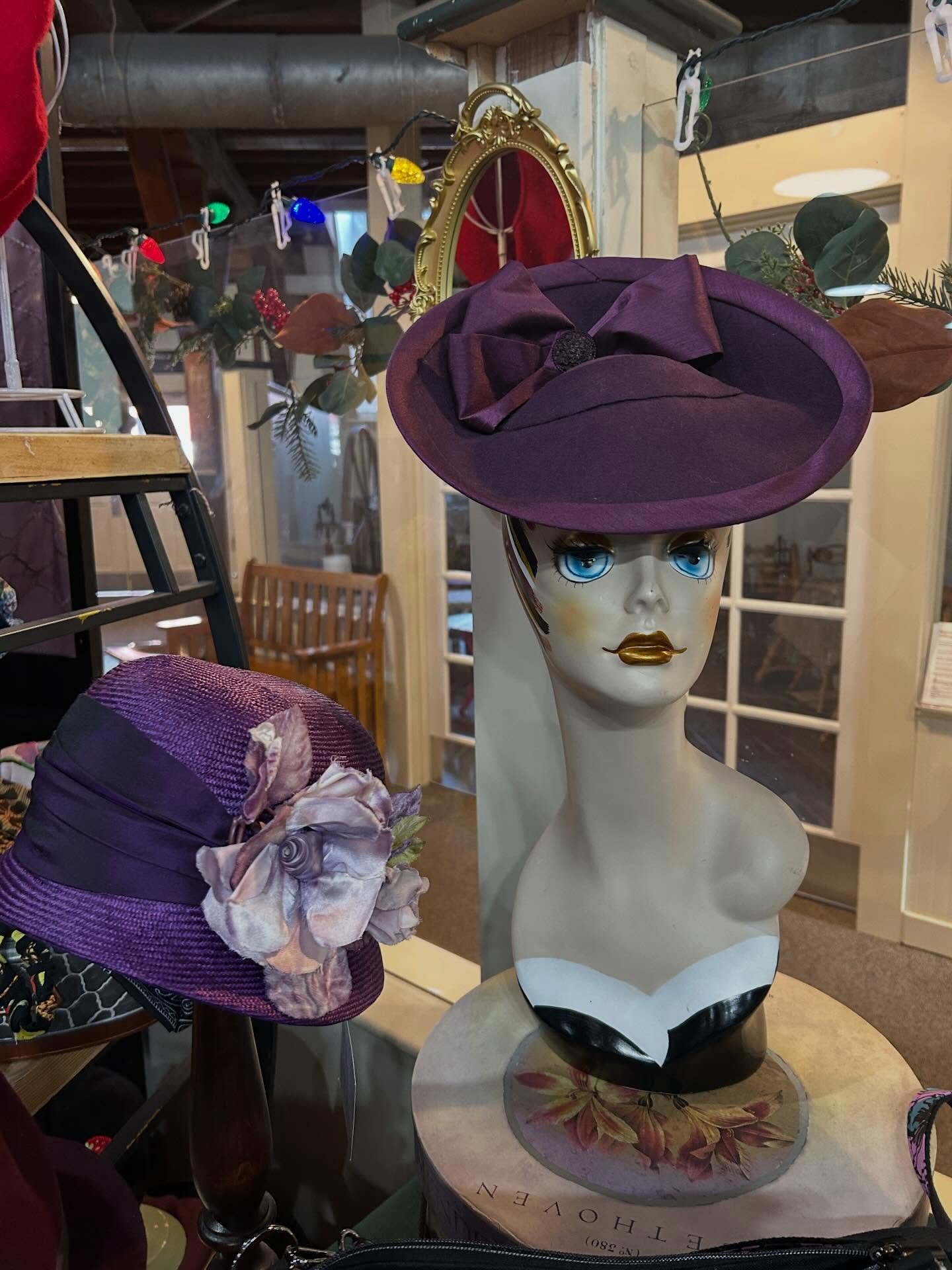 Atelier Mela is closed December 24 and 25 so we can spend time with family during this holiday season. We will reopen Friday, December 26, with all Christmas items 50% off, all ladies modern hats, socks, headbands and scarves 20% off. Hope to see you