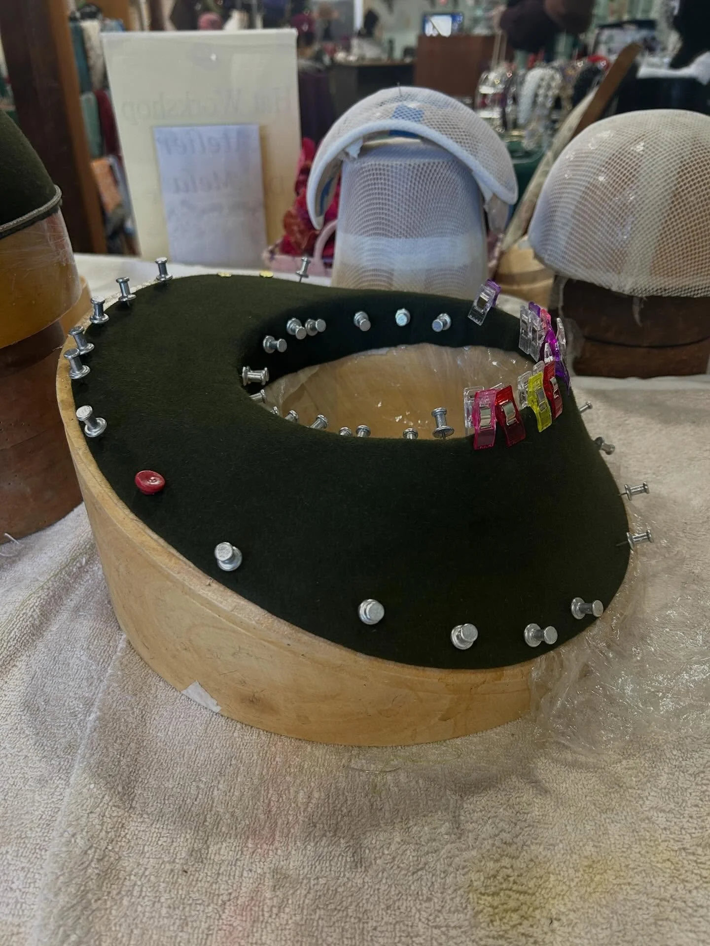 Finishing up the last of the fur felts before I get to play with the new Paris Net from hat supply.com #furfelt #handblockedhats #vintagestylehats #vintagestyle #winterhats @whc_heritage @costumecollege @cgwinc