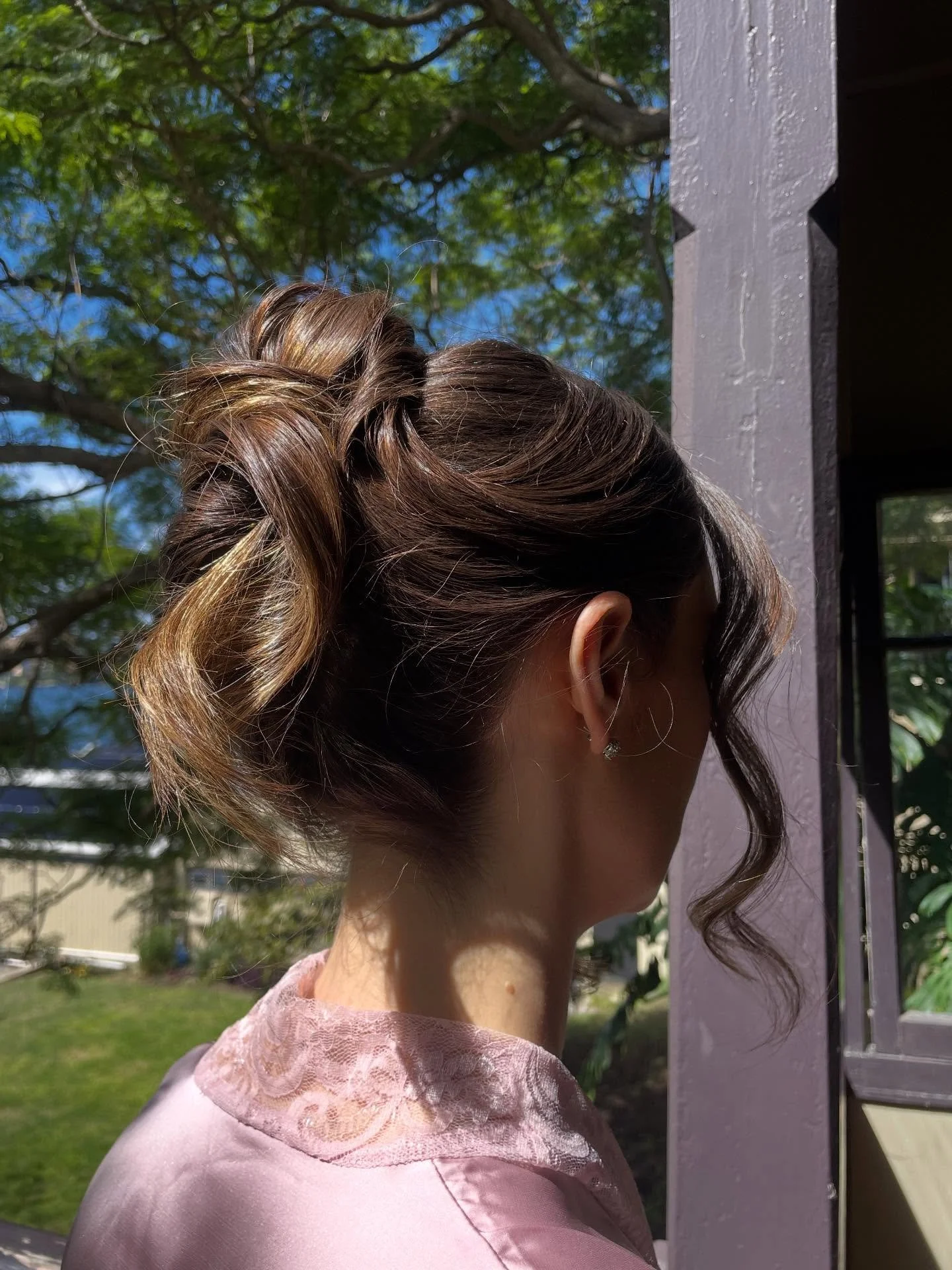 Bridesmaids up styles 🤍

The kim k inspired up do has definitely been requested a lot lately! 
Sometimes can look different on each bridesmaids due to hair colour, length, thickness and face framing pieces. Always a winner!

#sydneyhairstylist #wedd