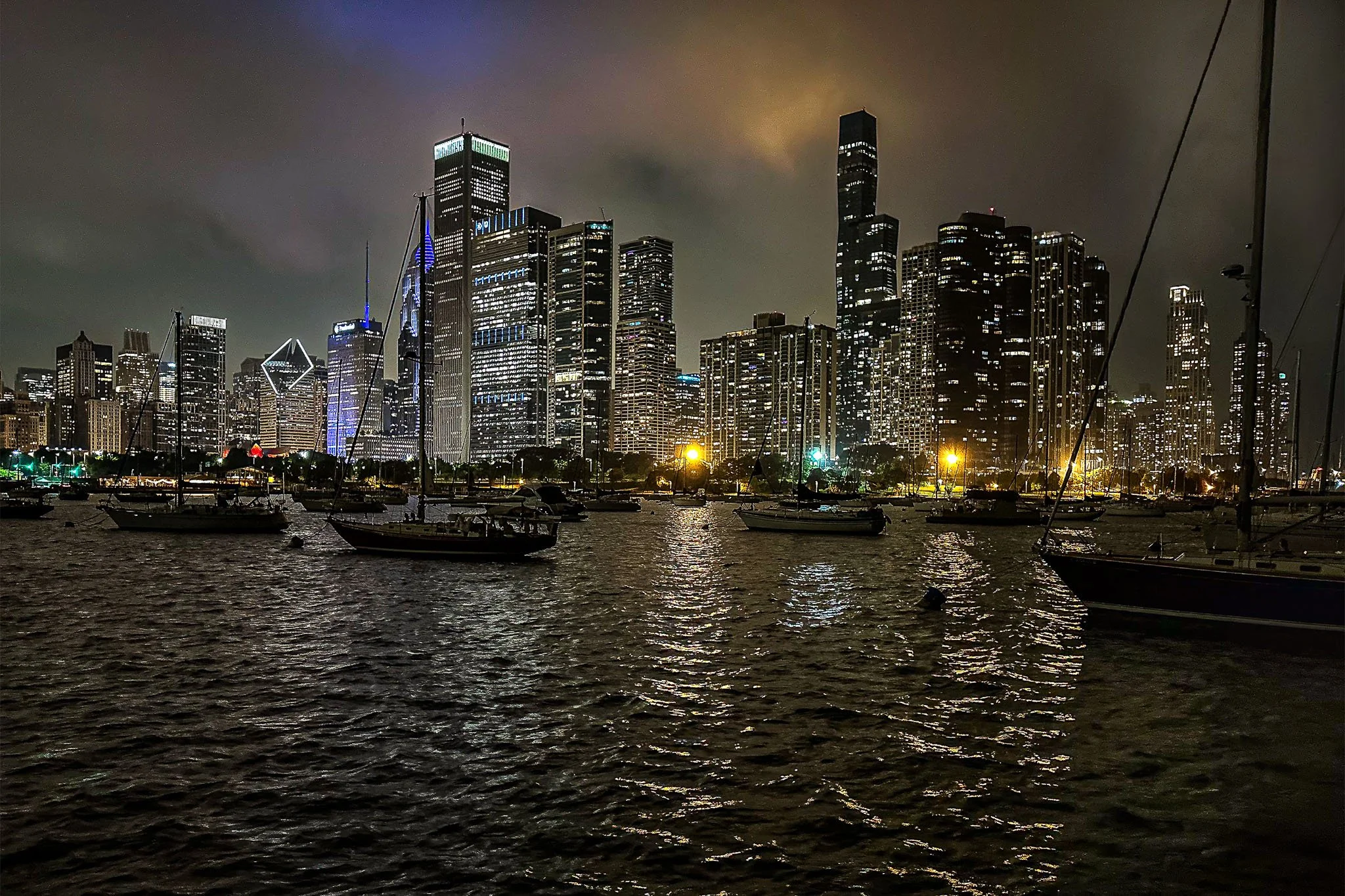 SailingChicagoTrueRomance_2023-09-06_20-43-28_71574380848__B6567789-1DF4-4368-854B-B3A87E9DABD8_©Rafi WIlkinson2023.jpg