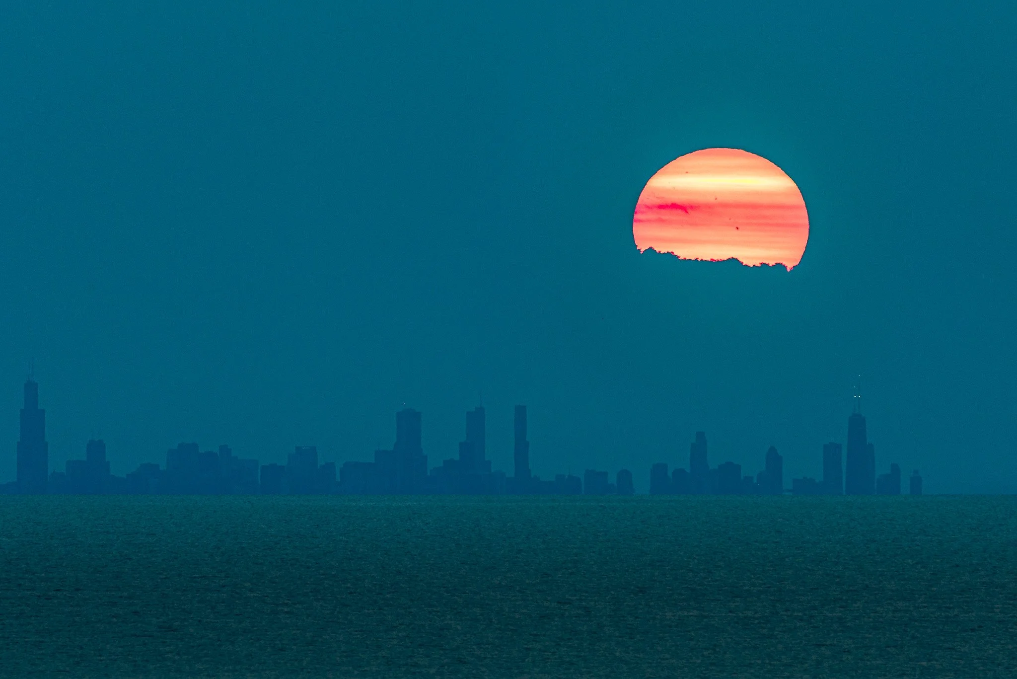SunsetLakeMichiganChicago_2023-07-31_19-05-18_WRW_1669_©Rafi WIlkinson2023.jpg