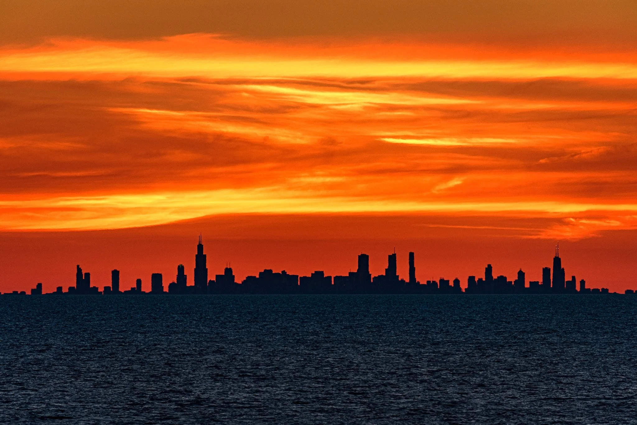 ChicagoSkyline_2025-04-29_19-02-15_WRW_3285_©Rafi Wilkinson2025.jpg