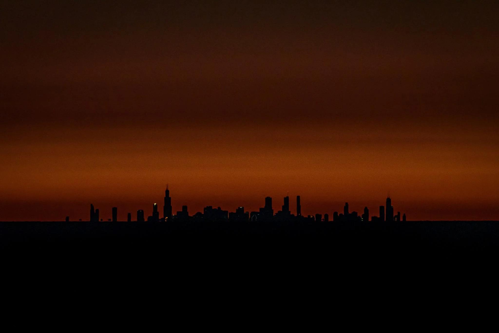 ChicagoSkyline_2025-05-03_19-30-40_WRW_3310_©Rafi Wilkinson2025.jpg