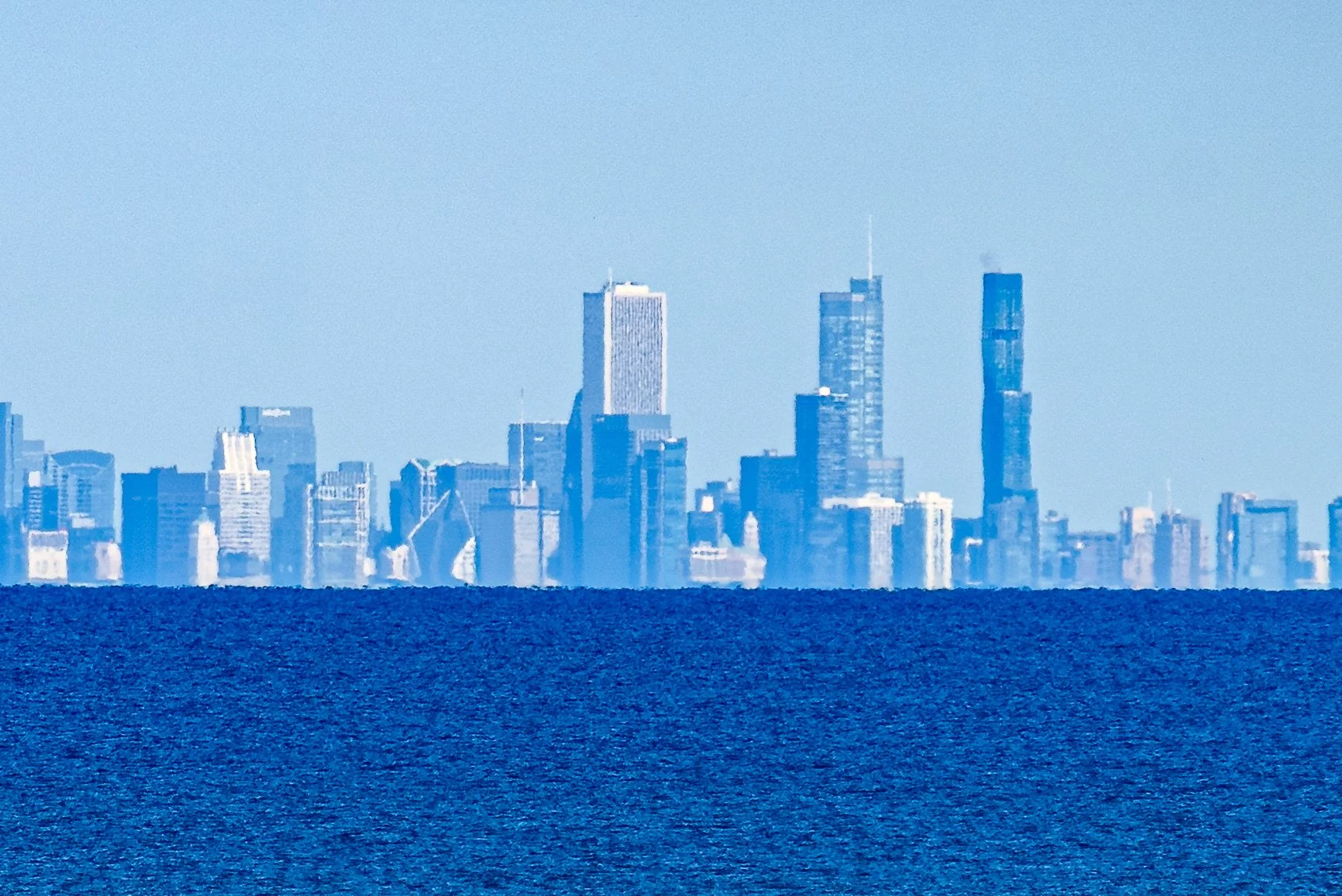 ChicagoSkyline_2025-05-24_07-51-45_WRW_3870_©Rafi Wilkinson2025.jpg