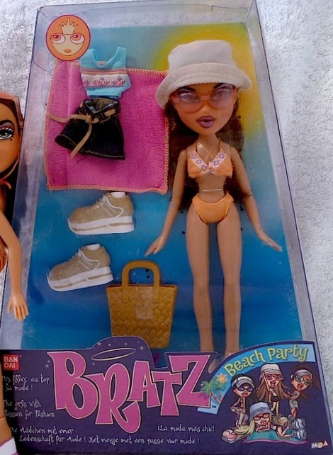 Finally completed my Beach Party collection! : r/Bratz