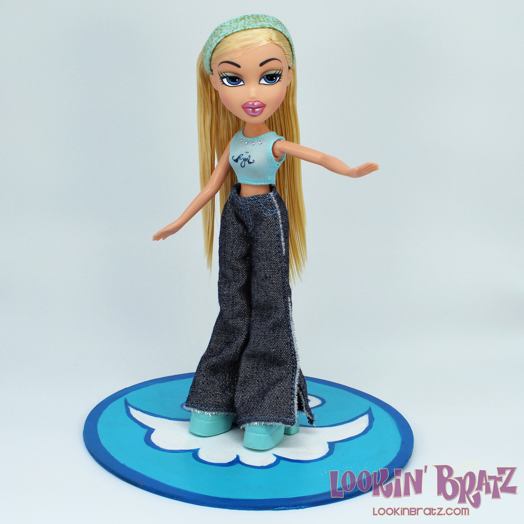 Bratz Cloe 20 Yearz doll *Brand new in Box* - Dolls