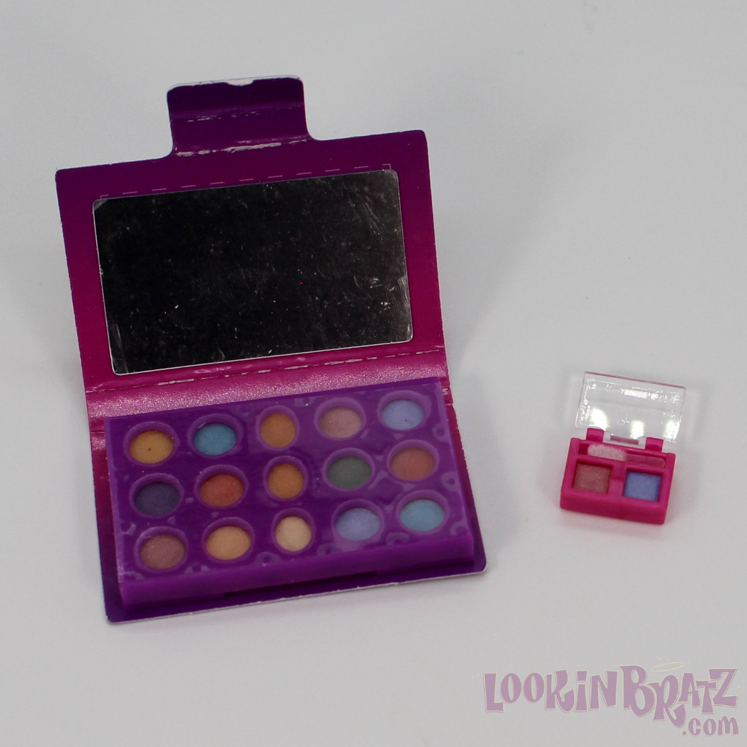 Mini Bratz Cosmetics Large Shadow Palette and Duo Eyeshadow (Inside)