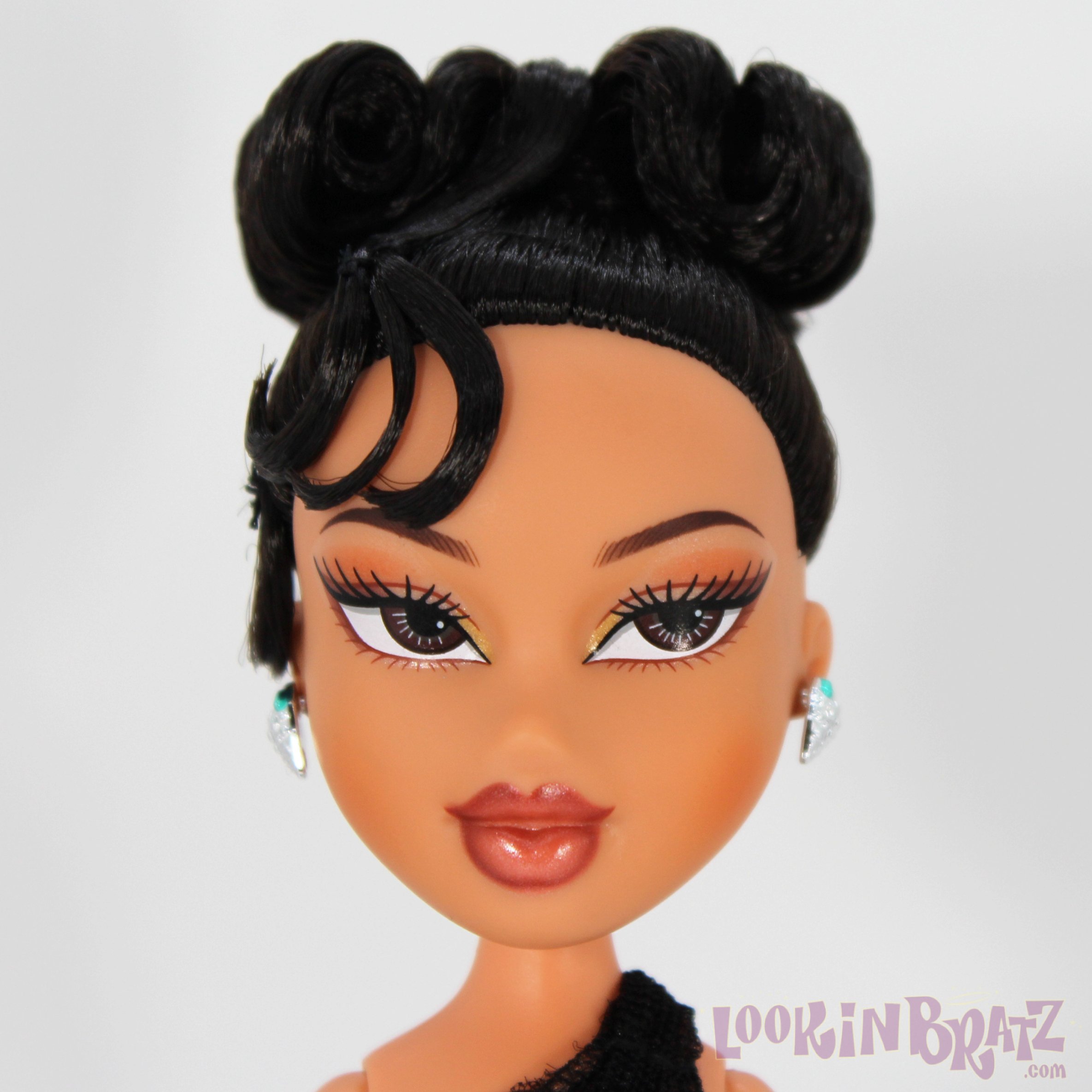 Everyone Thinks Kylie Jenner Looks Like A Bratz Doll