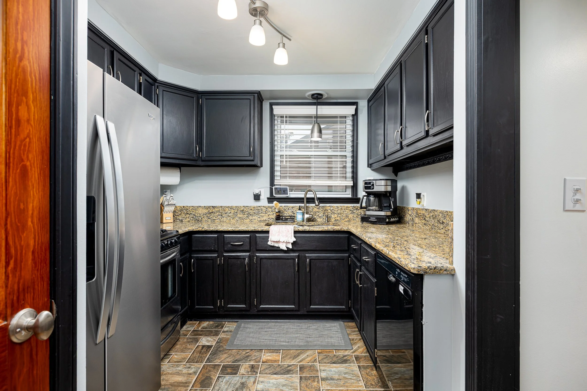 922 Cedar Hill Dr (9 of 38).jpg