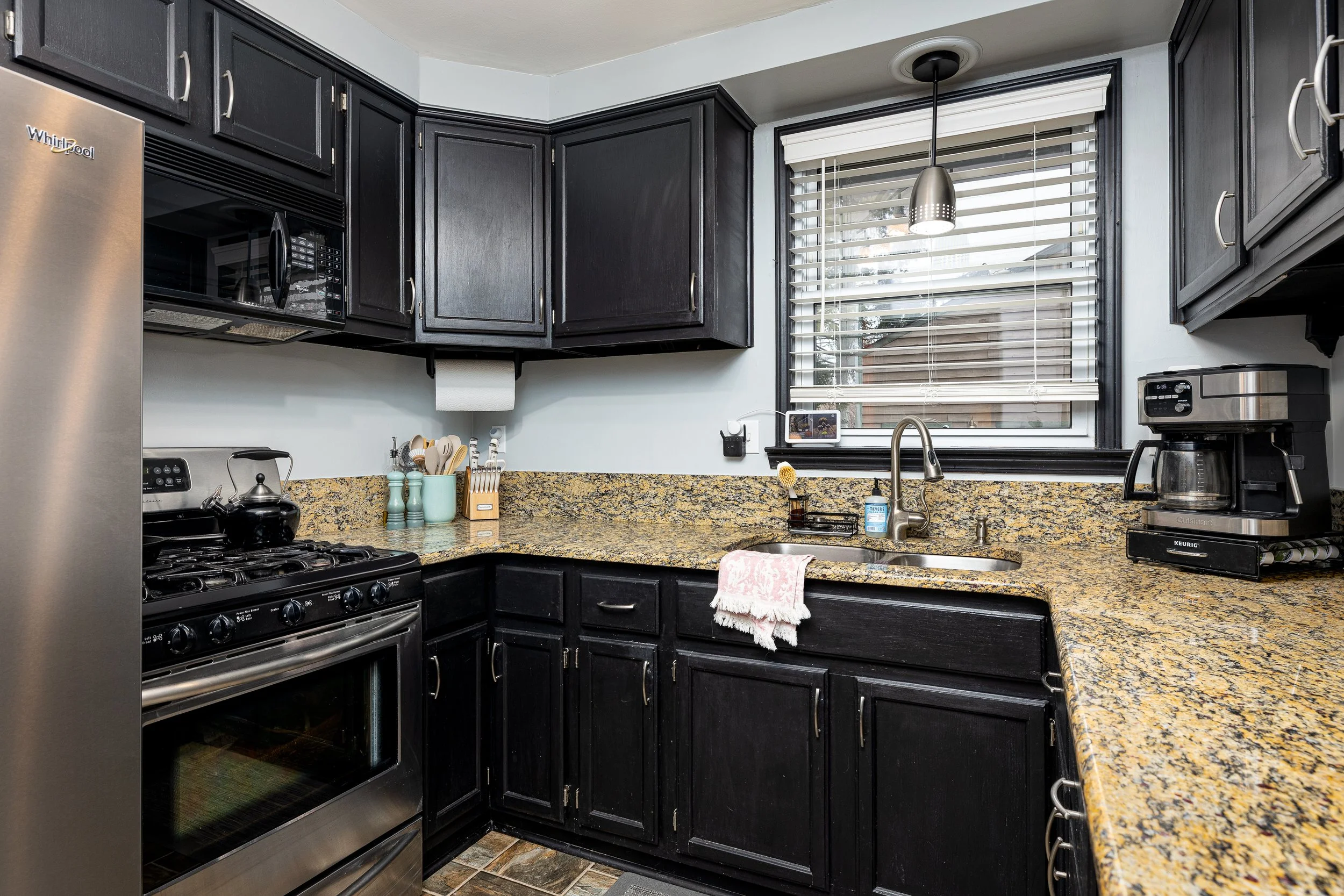 922 Cedar Hill Dr (10 of 38).jpg