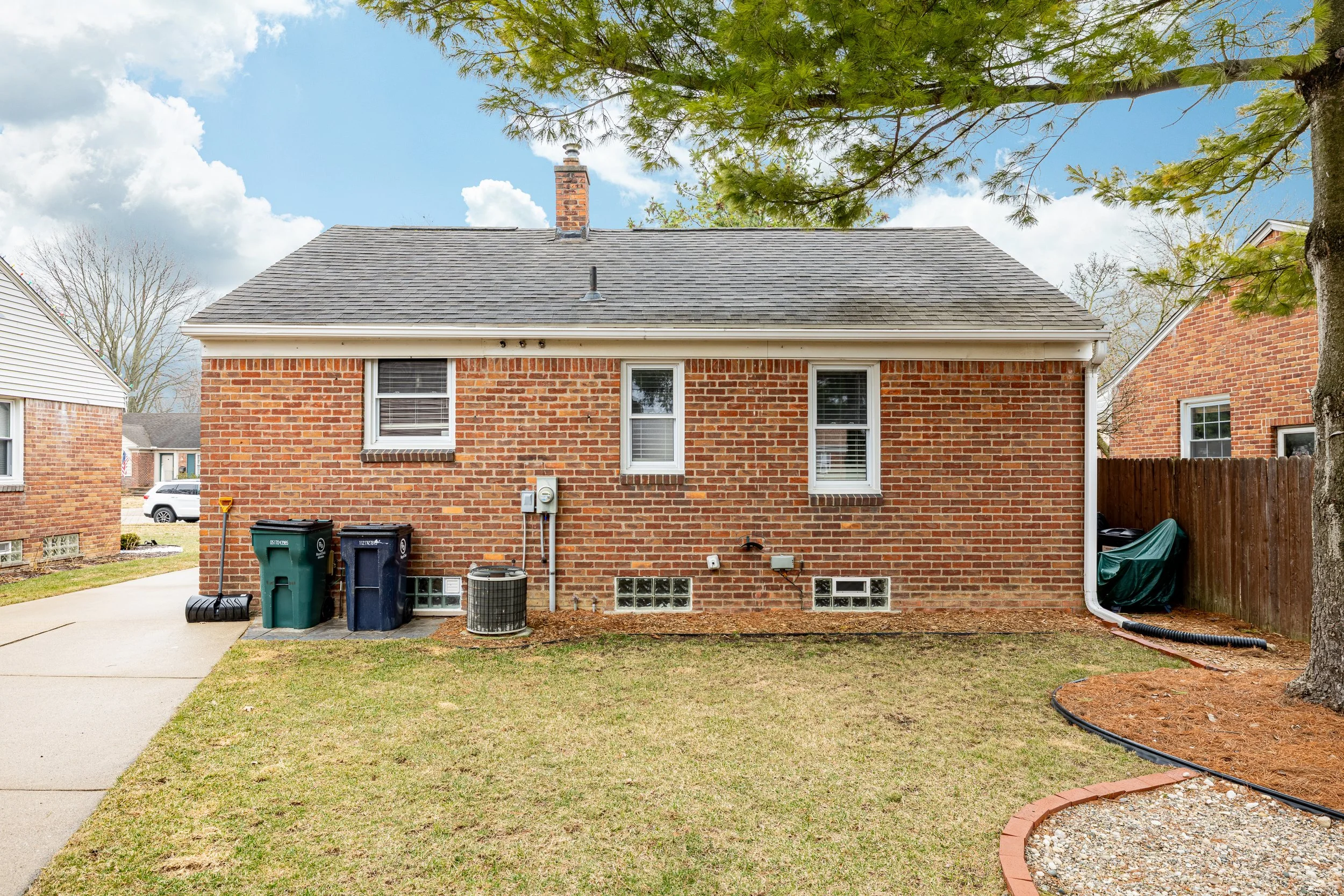 922 Cedar Hill Dr (38 of 38).jpg