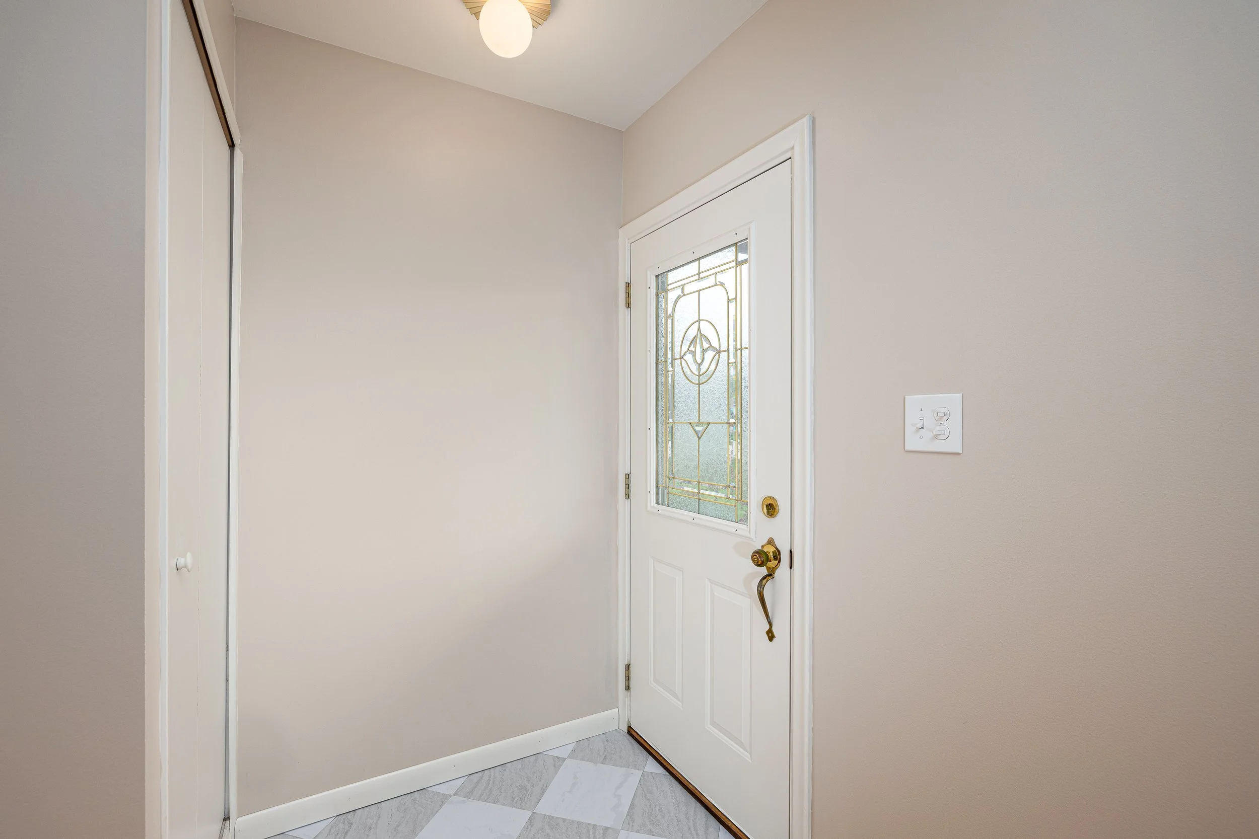 8915 Oakview St (1 of 40).jpg