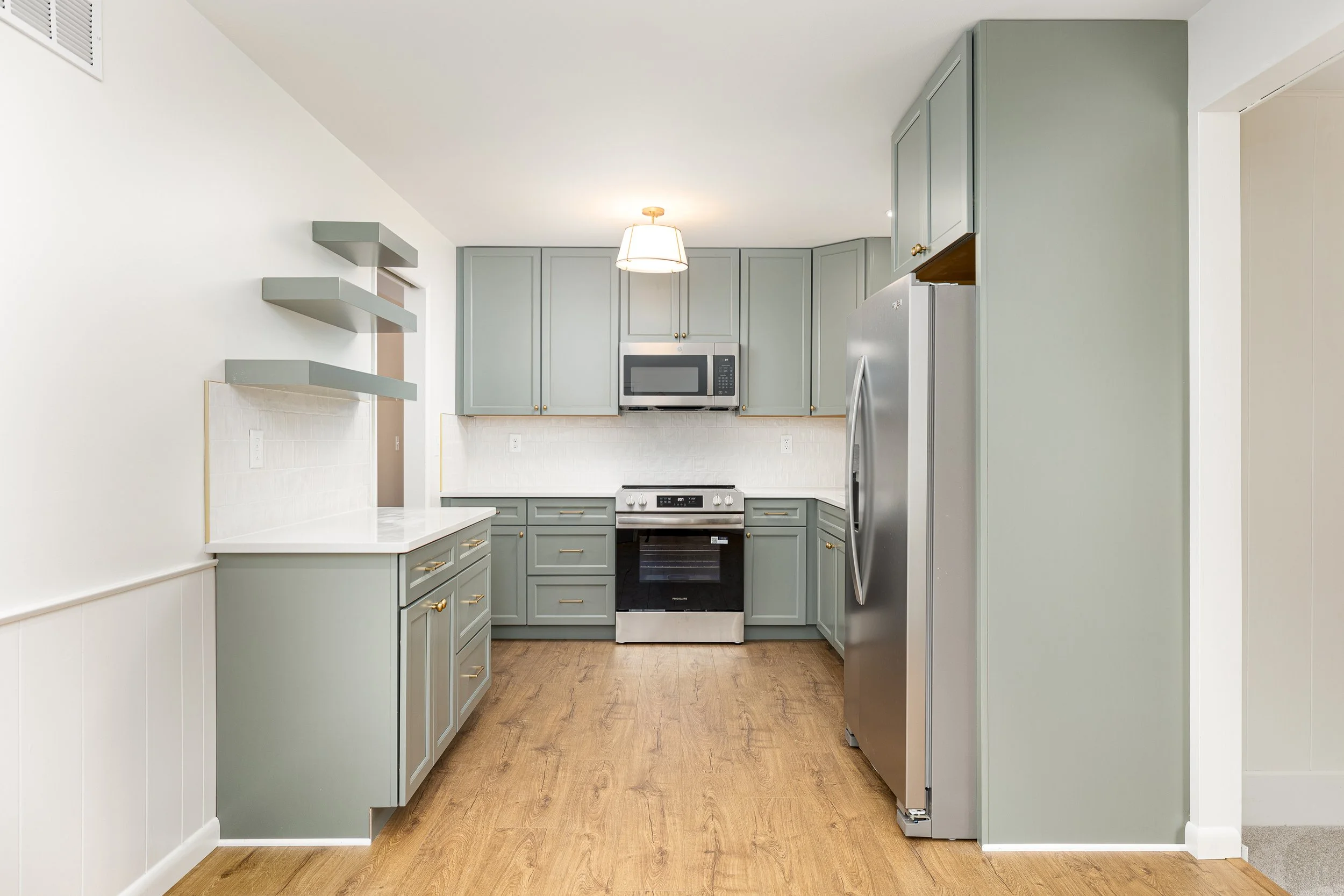 8915 Oakview St (8 of 40).jpg