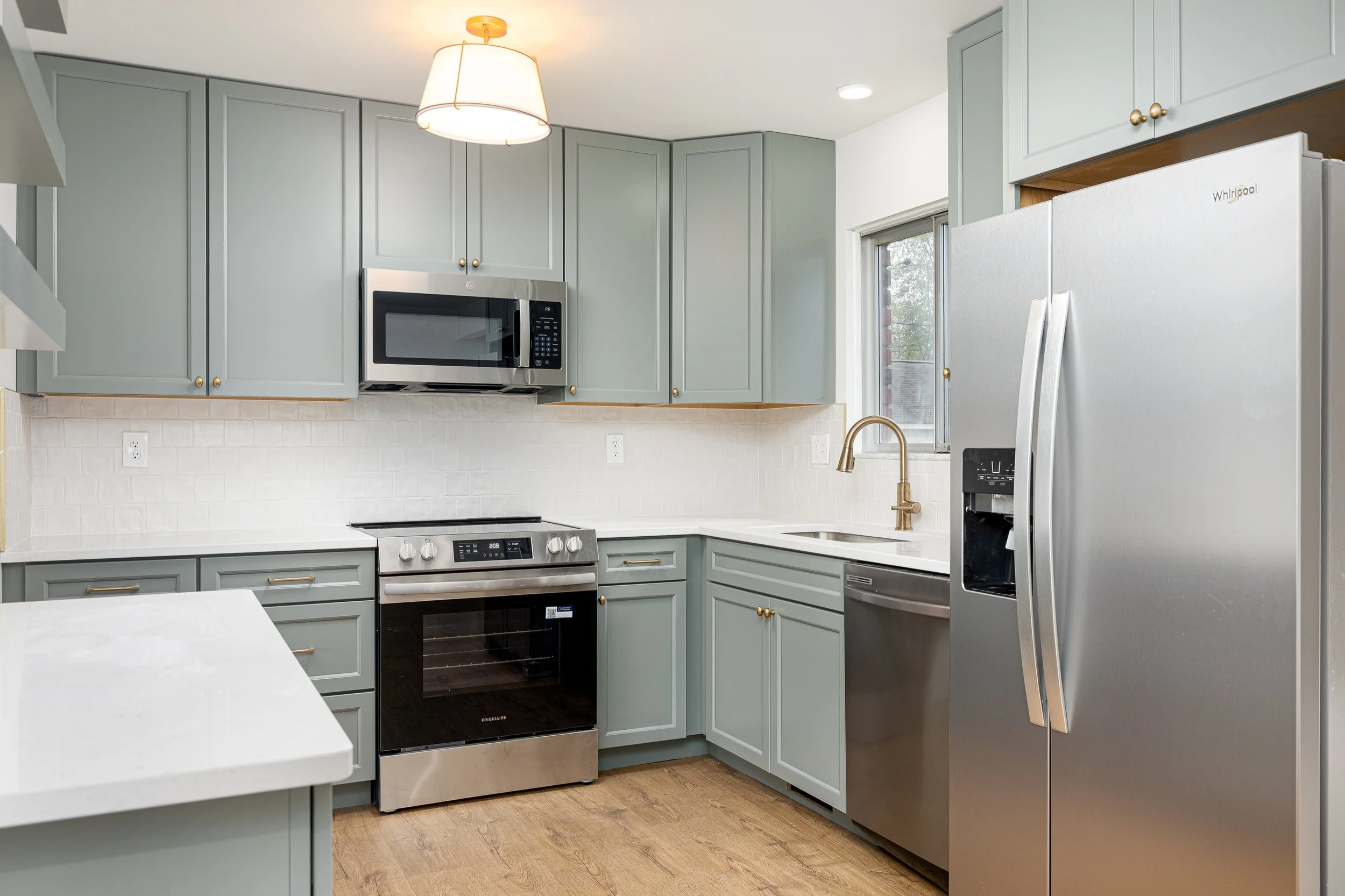 8915 Oakview St (9 of 40).jpg