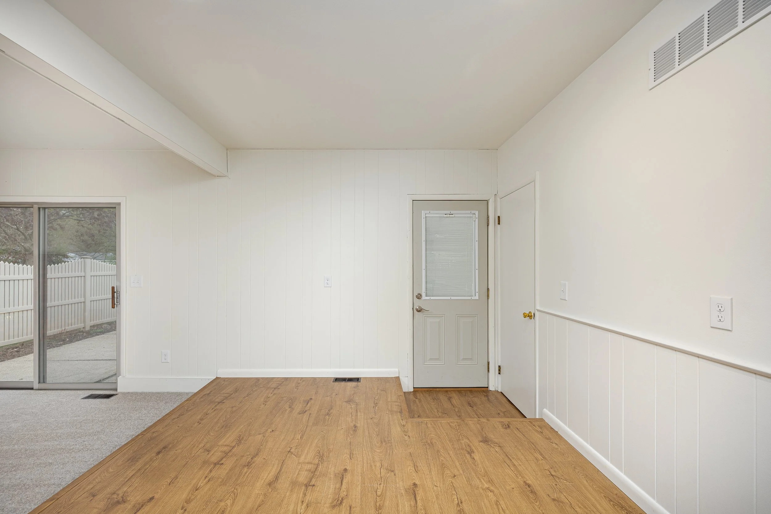 8915 Oakview St (10 of 40).jpg