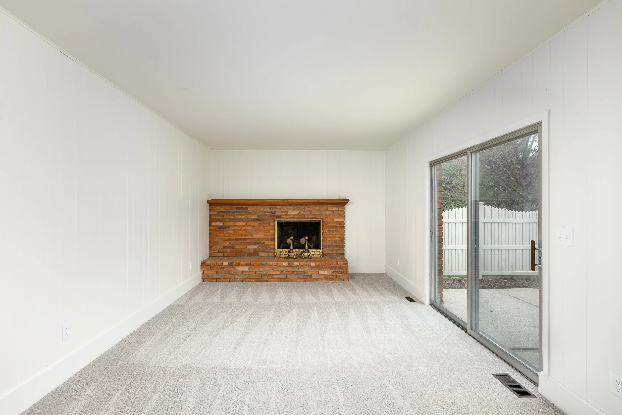 8915 Oakview St (11 of 40).jpg