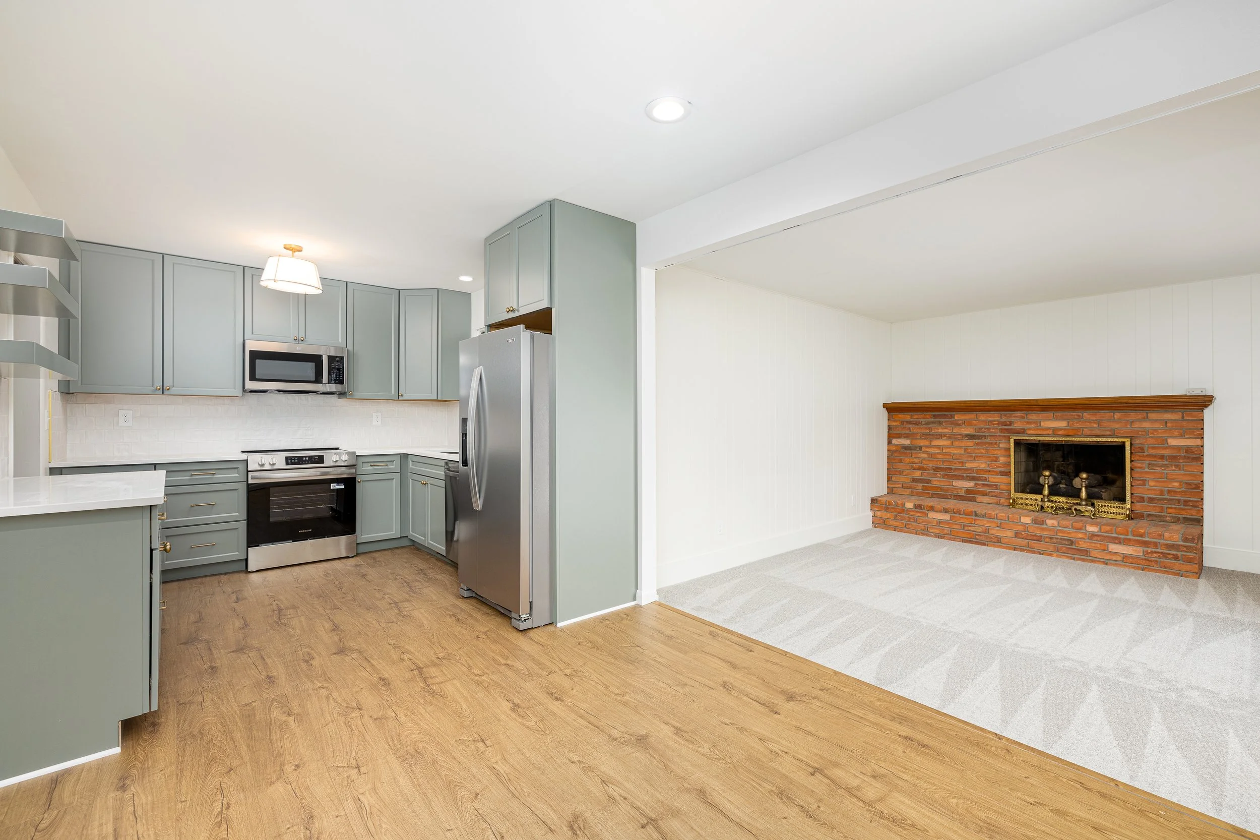 8915 Oakview St (12 of 40).jpg