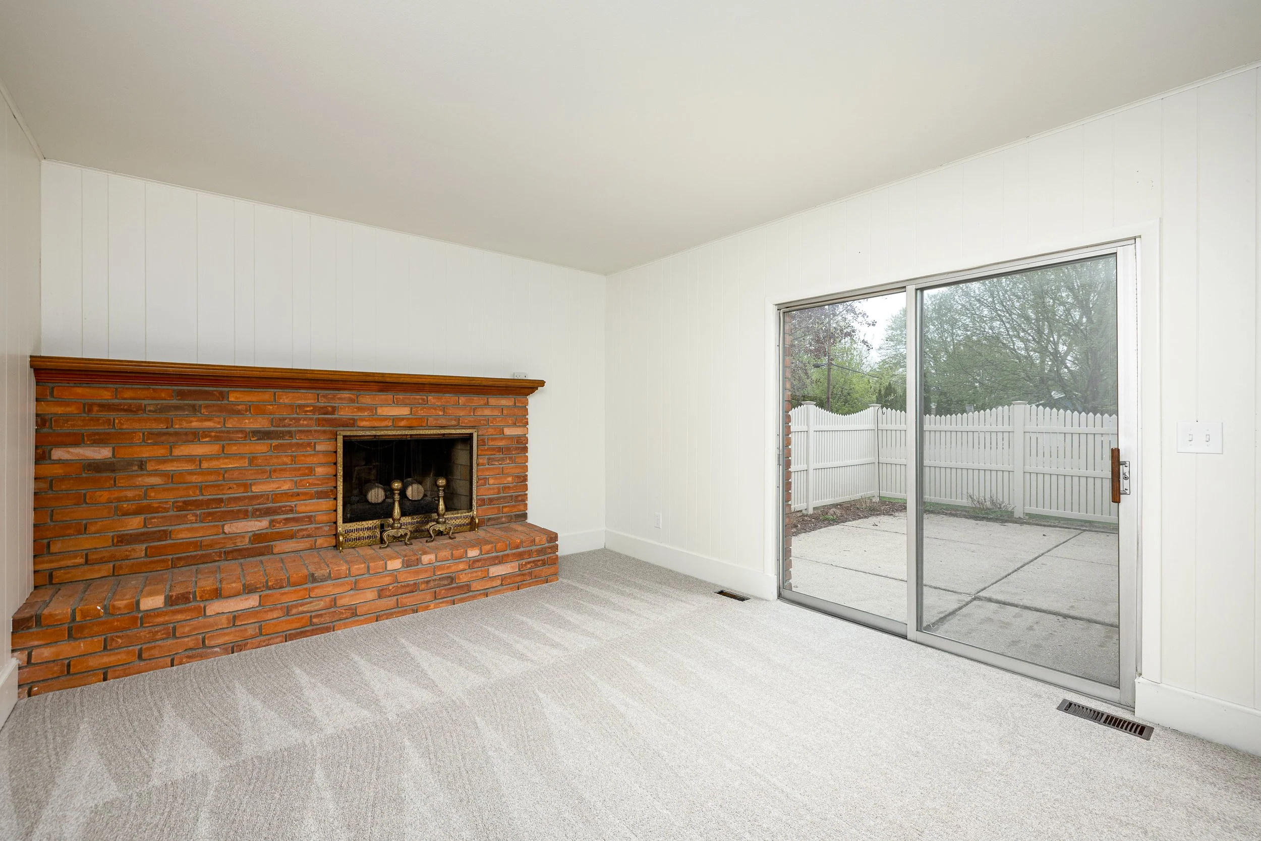 8915 Oakview St (13 of 40).jpg