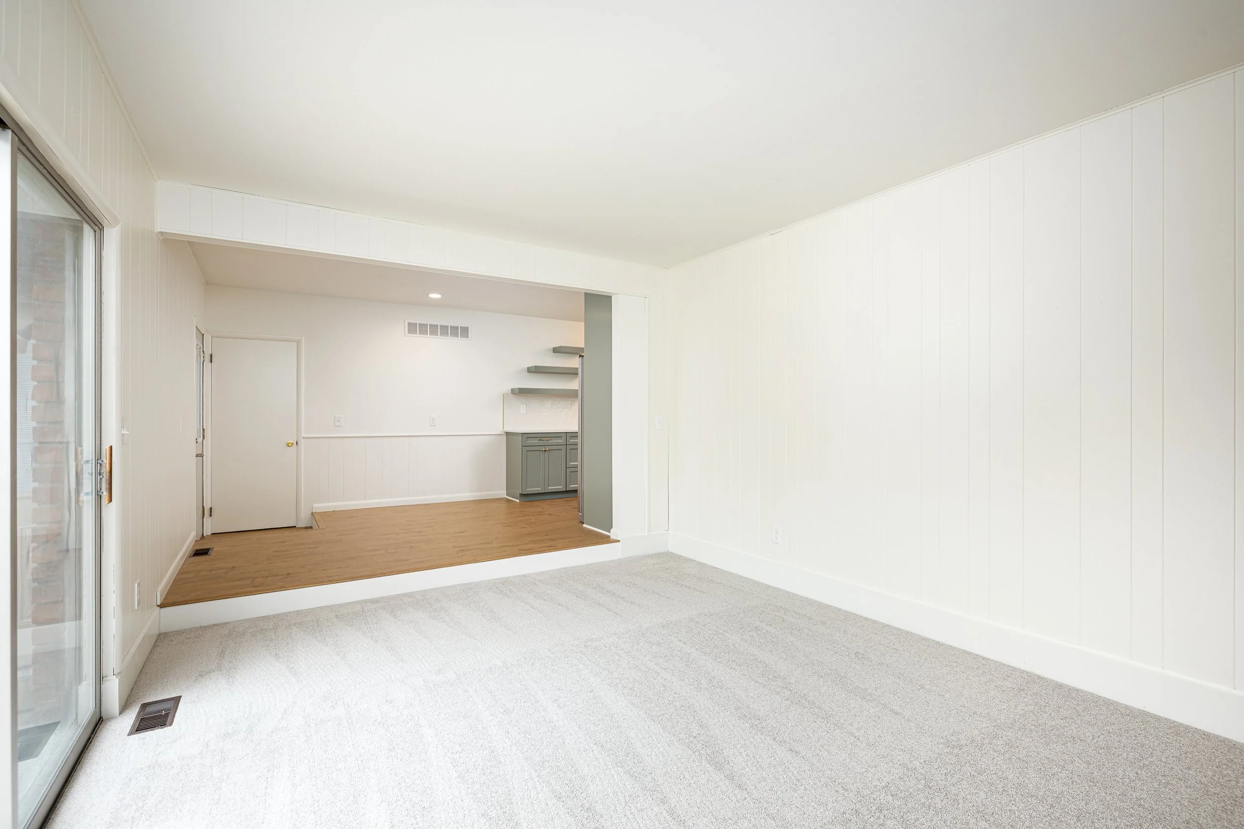 8915 Oakview St (14 of 40).jpg