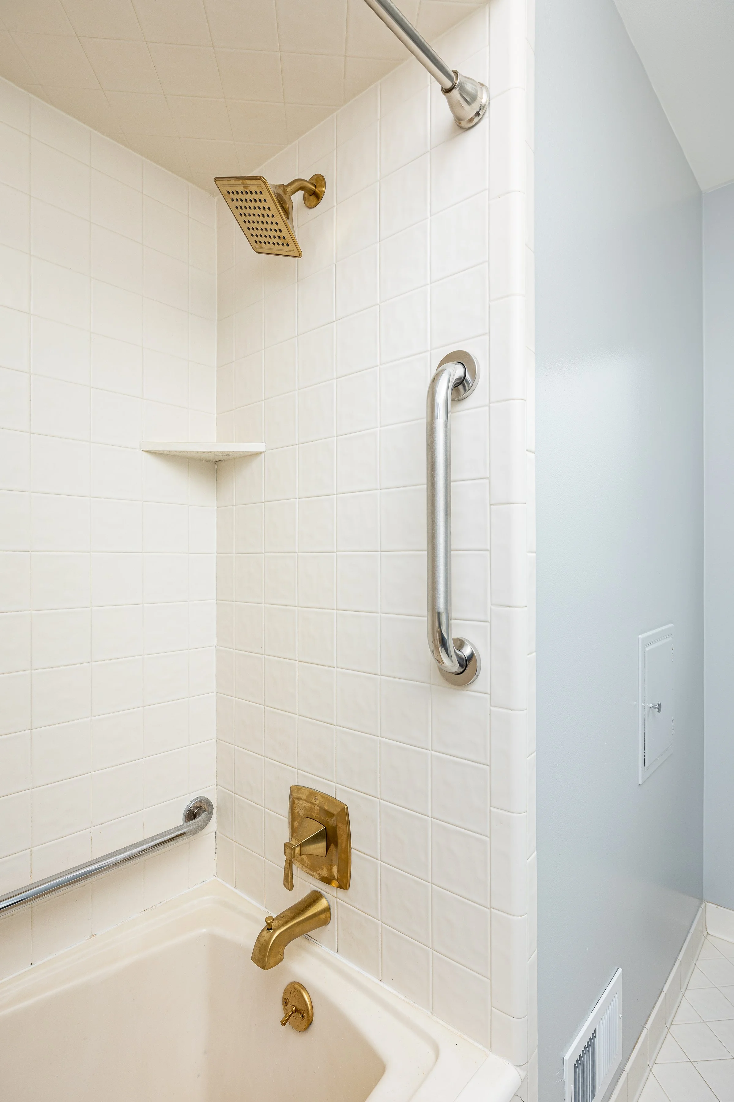 8915 Oakview St (16 of 40).jpg