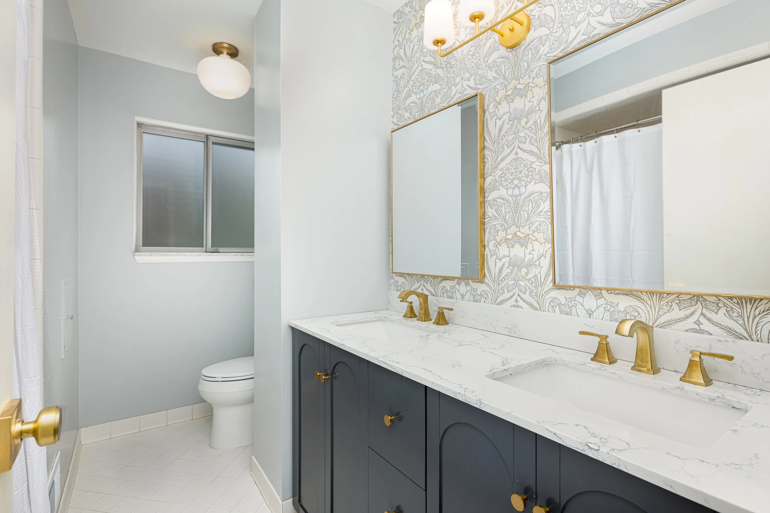 8915 Oakview St (15 of 40).jpg