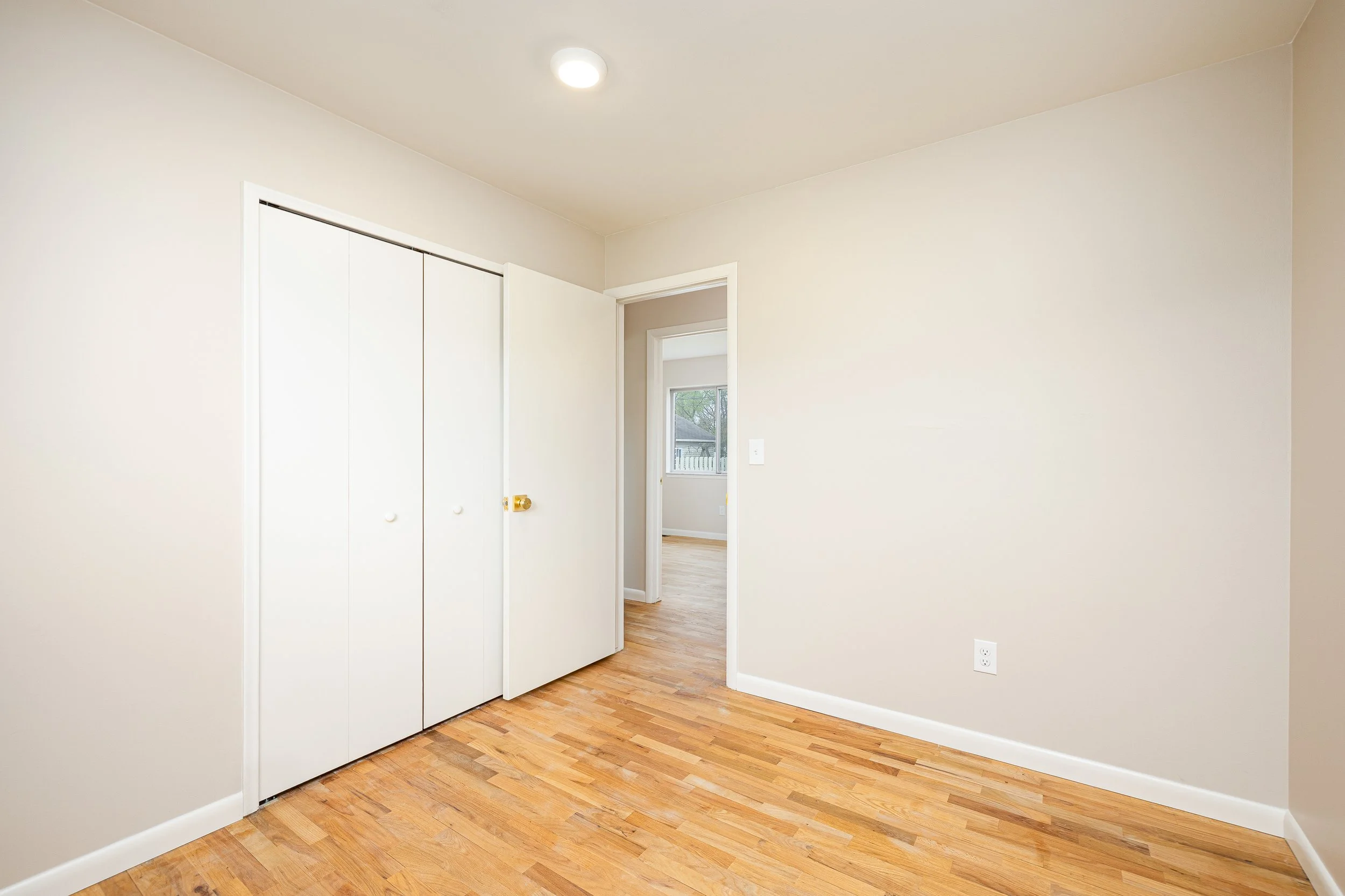 8915 Oakview St (24 of 40).jpg
