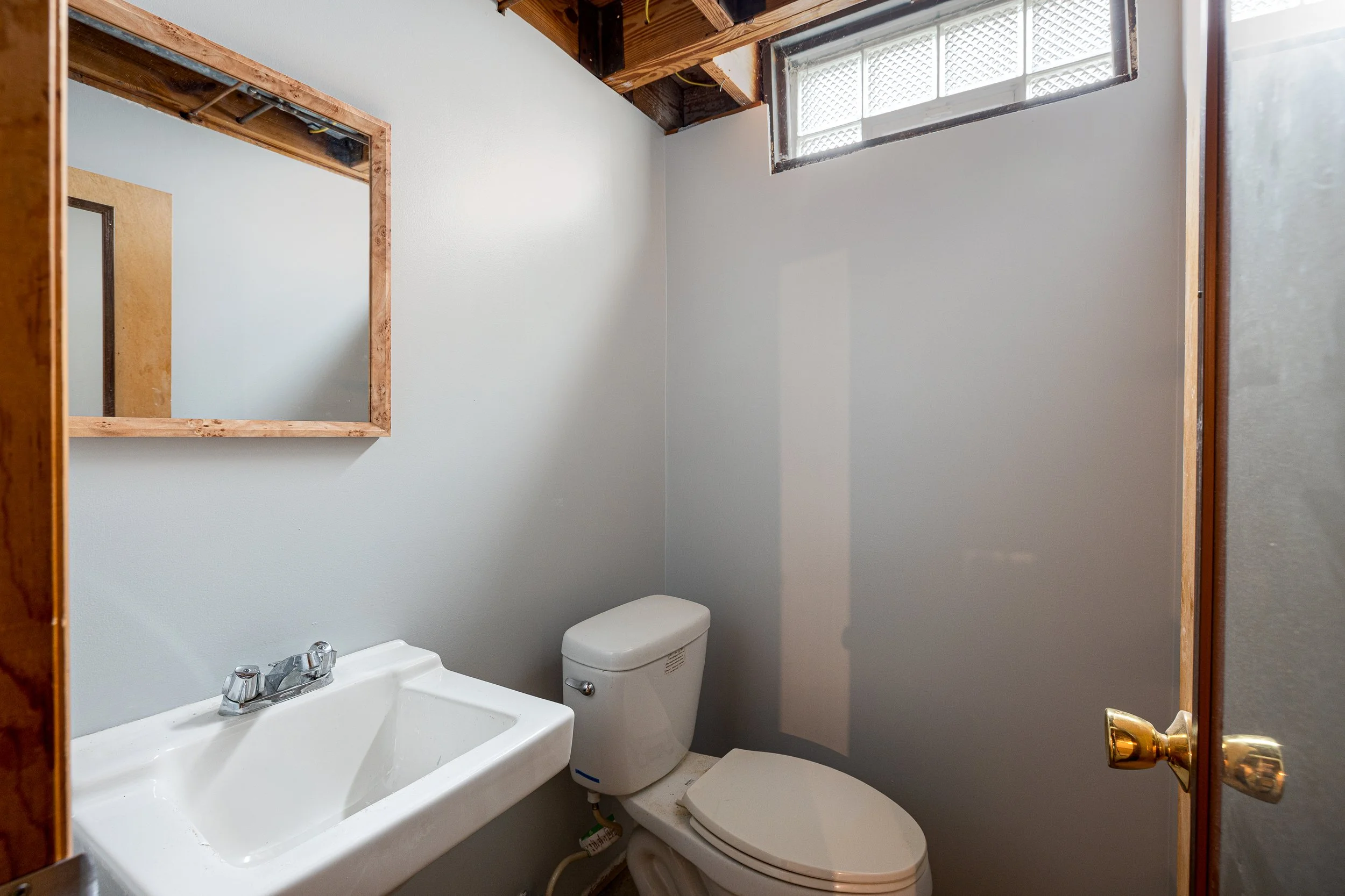 8915 Oakview St (27 of 40).jpg
