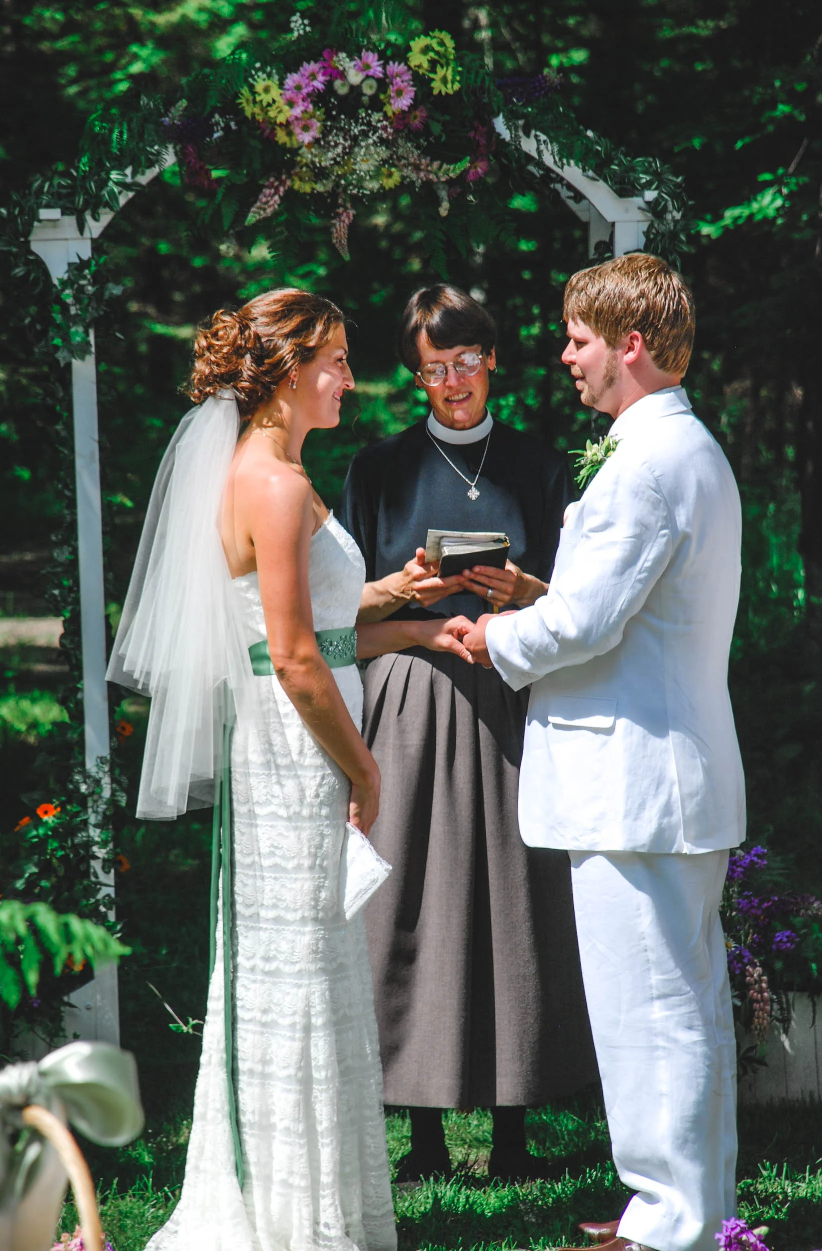 Backyard Green Bay, WI wedding ring exchange
