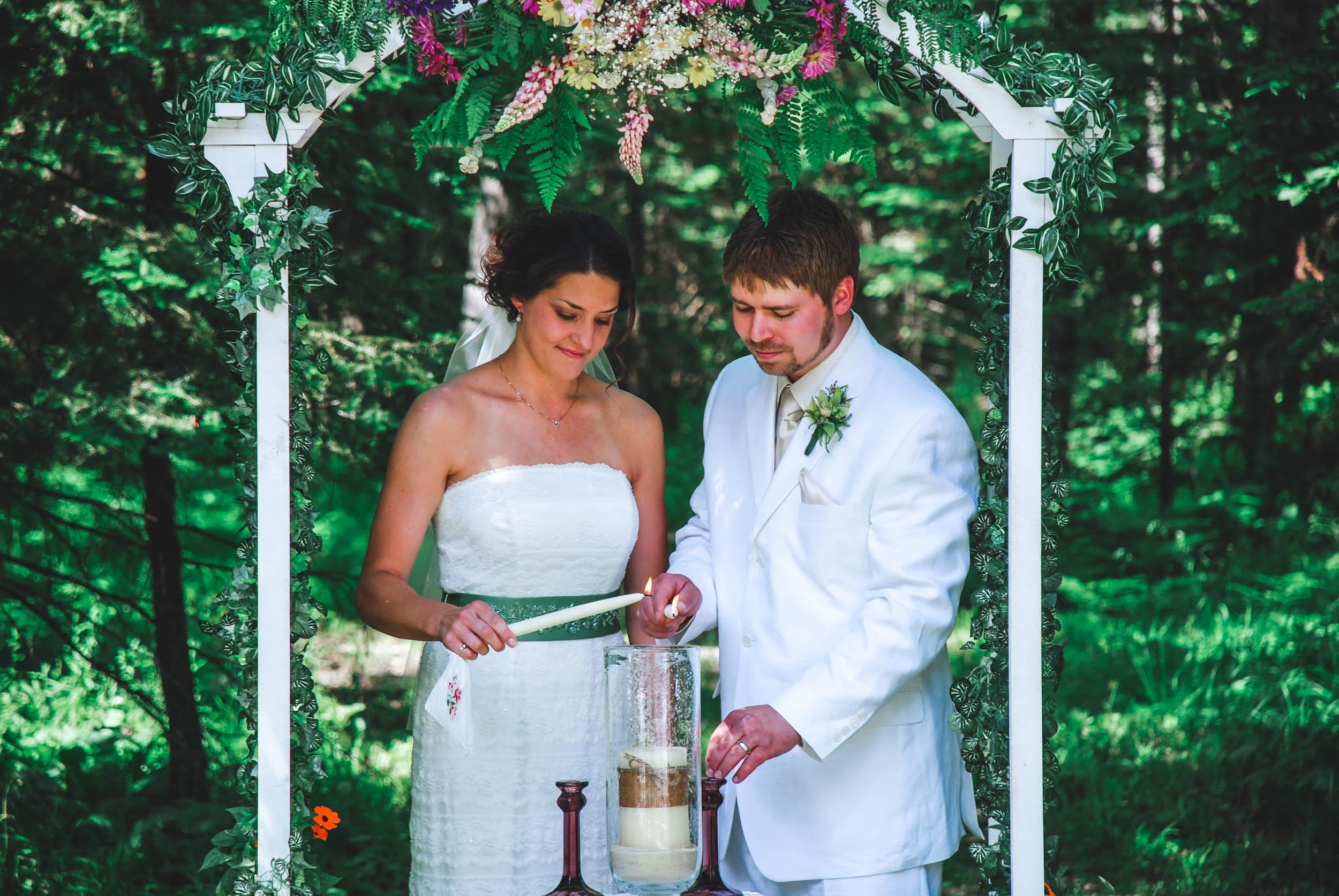 Outdoor ceremony unity candle
