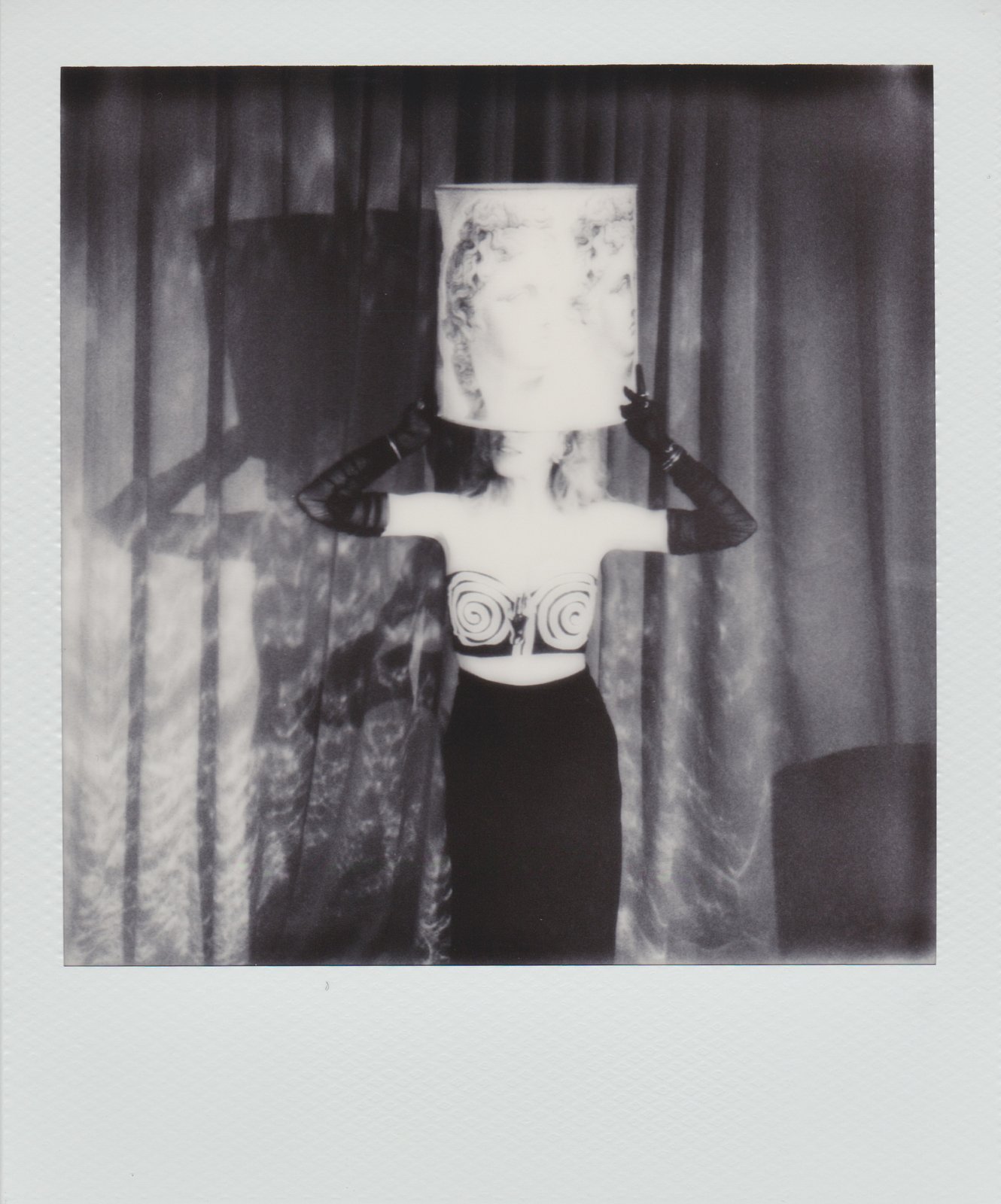 02_Anna-AlexiaBasile_X_deYoung_POLAROIDS.JPG