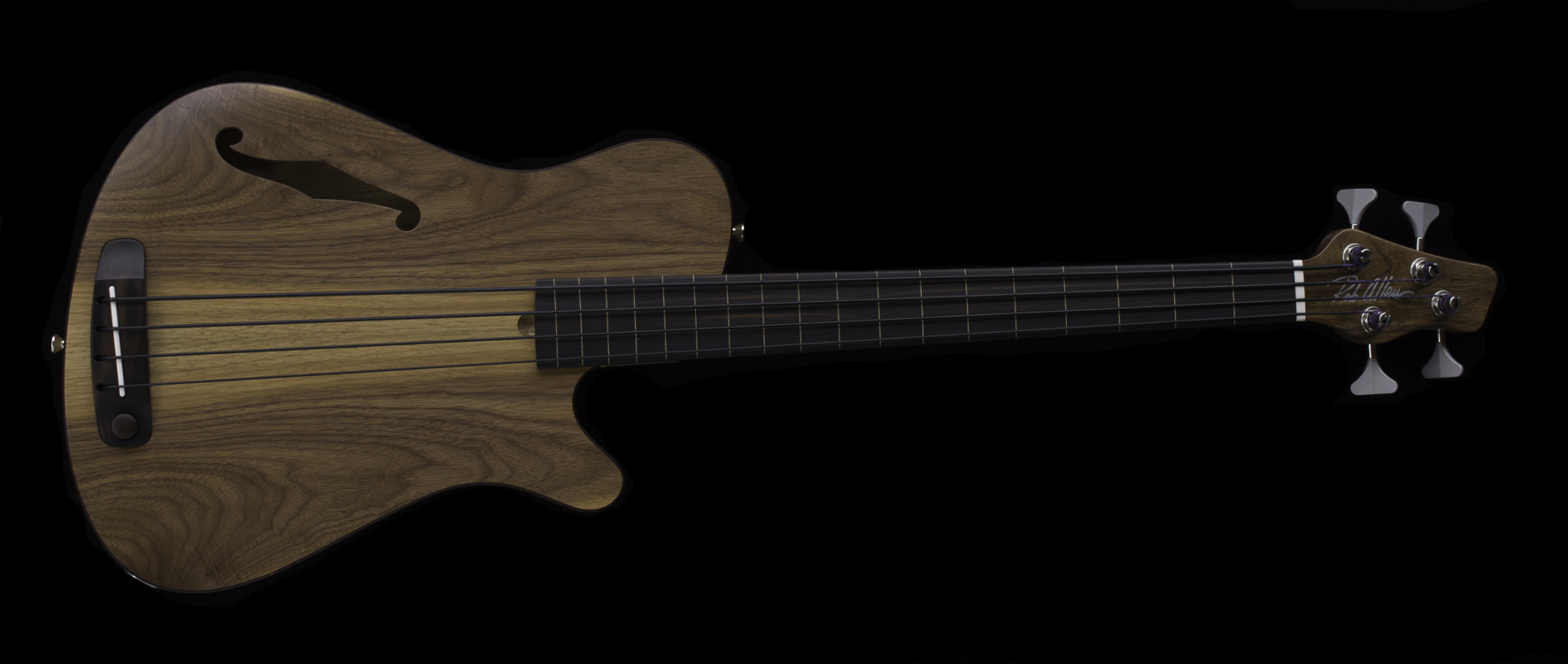 Mouse 30 Walnut Fretless Bass #1395