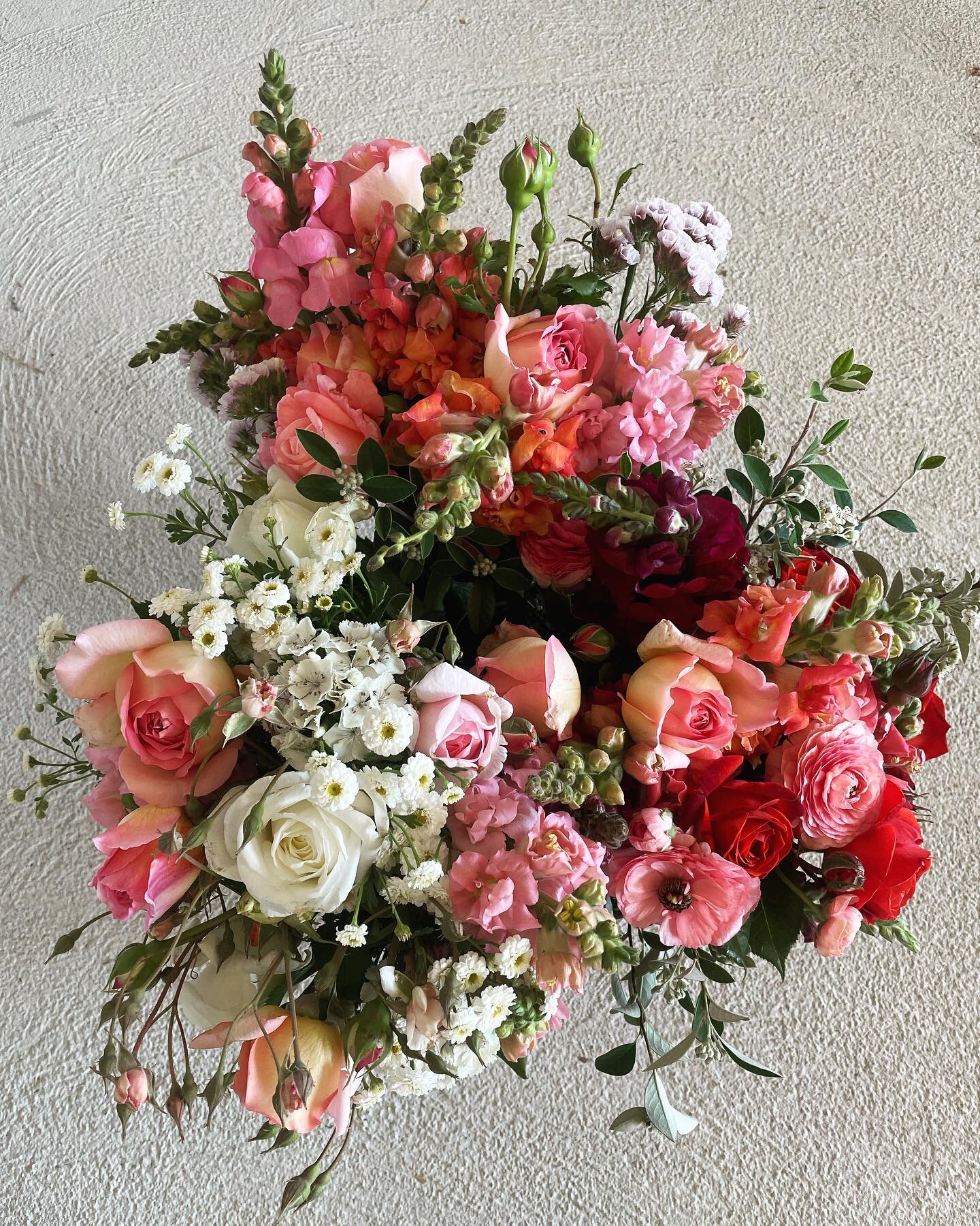 We Deliver to - Waroona, Coolup, Pinjarra, Dwellingup and the towns between.

There has been a lot of RUMOURS that I am not doing flower orders anymore. Not true!

We deliver our custom orders however we do not deliver our small bunches or have them 