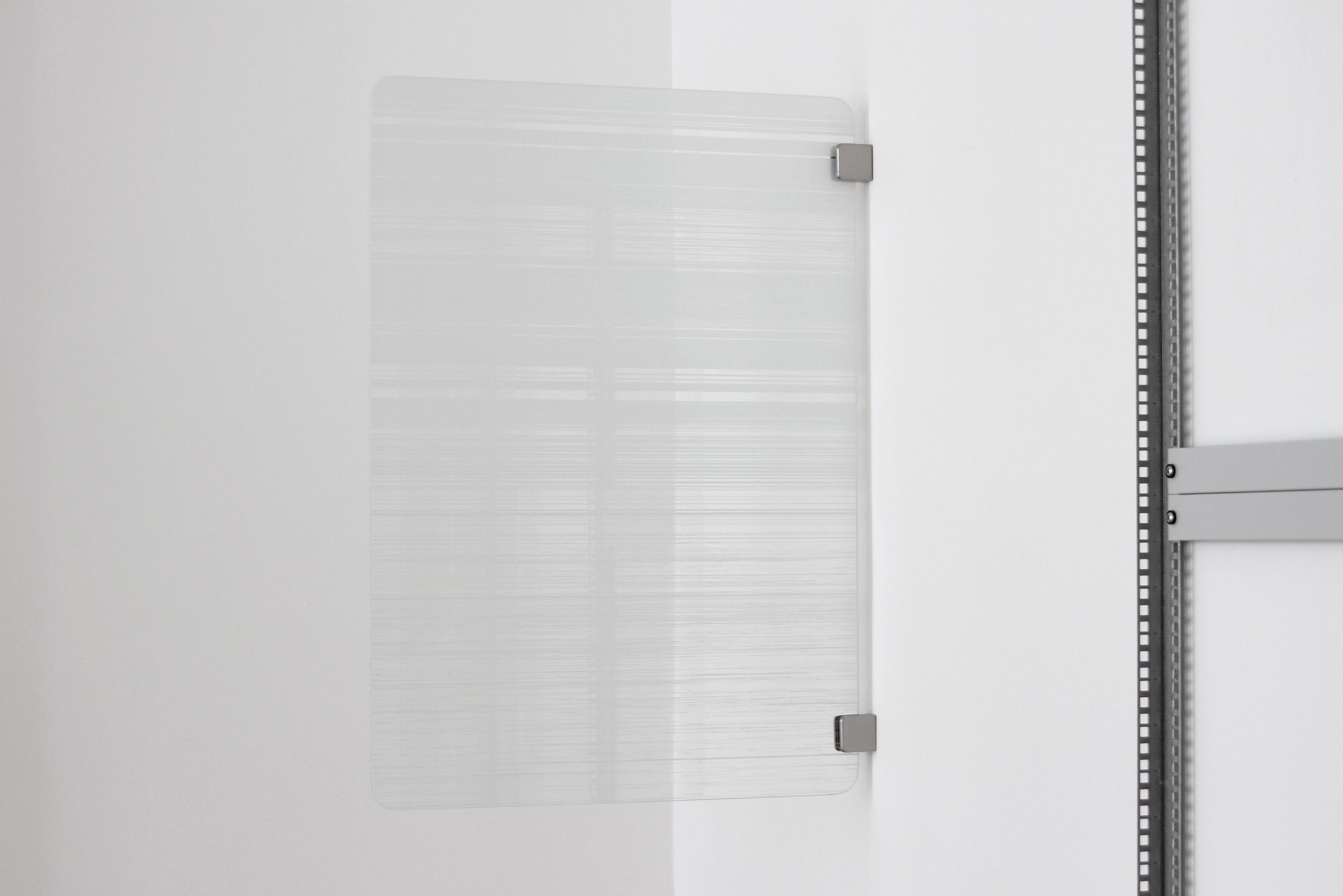 Julian Palacz, Fragmentierung Variation 2, 2017, UV-print on float glass 85 x 60 cm, 1 + 1AP 