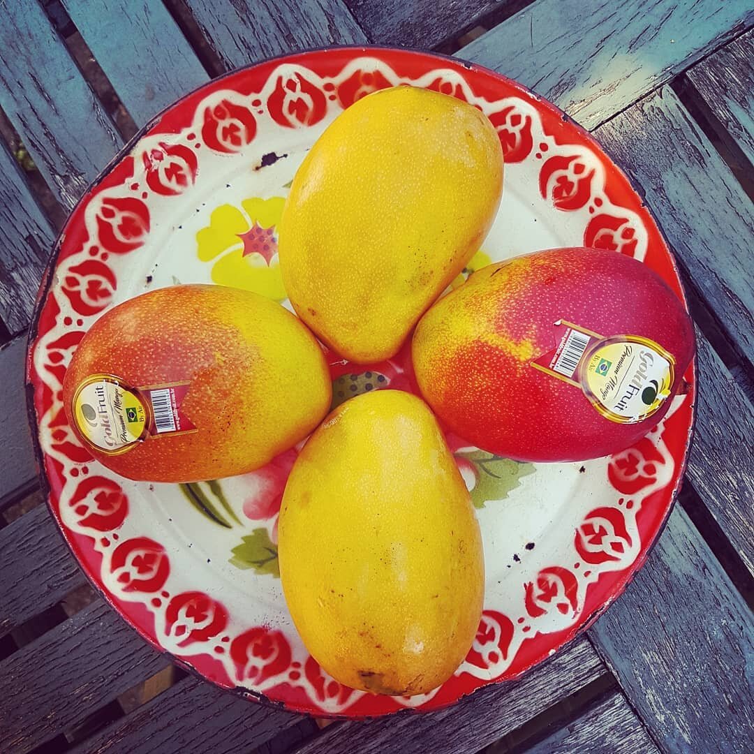 There are some amazing mangoes around at the moment - I got some Indian and Brazilian ones from a grocery store in Camberwell and experimented making an ice cream version of the Thai dessert classic mango and sticky rice - it's a work in progress...?