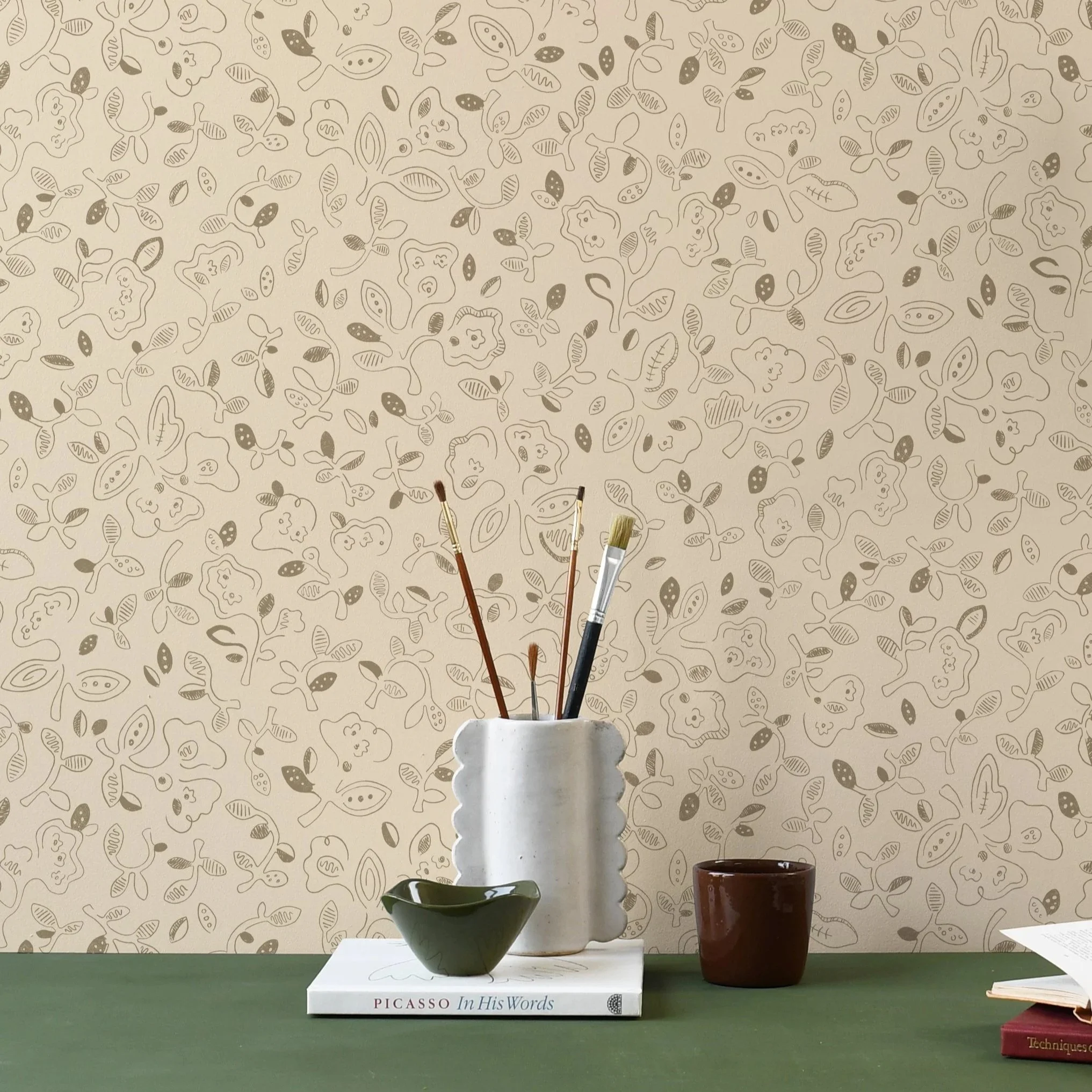 Betty+Sand_Olive+surface+white+vase_Surface+render+template2.jpg