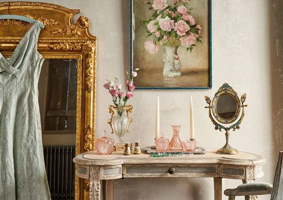 Home and Antiques magazine