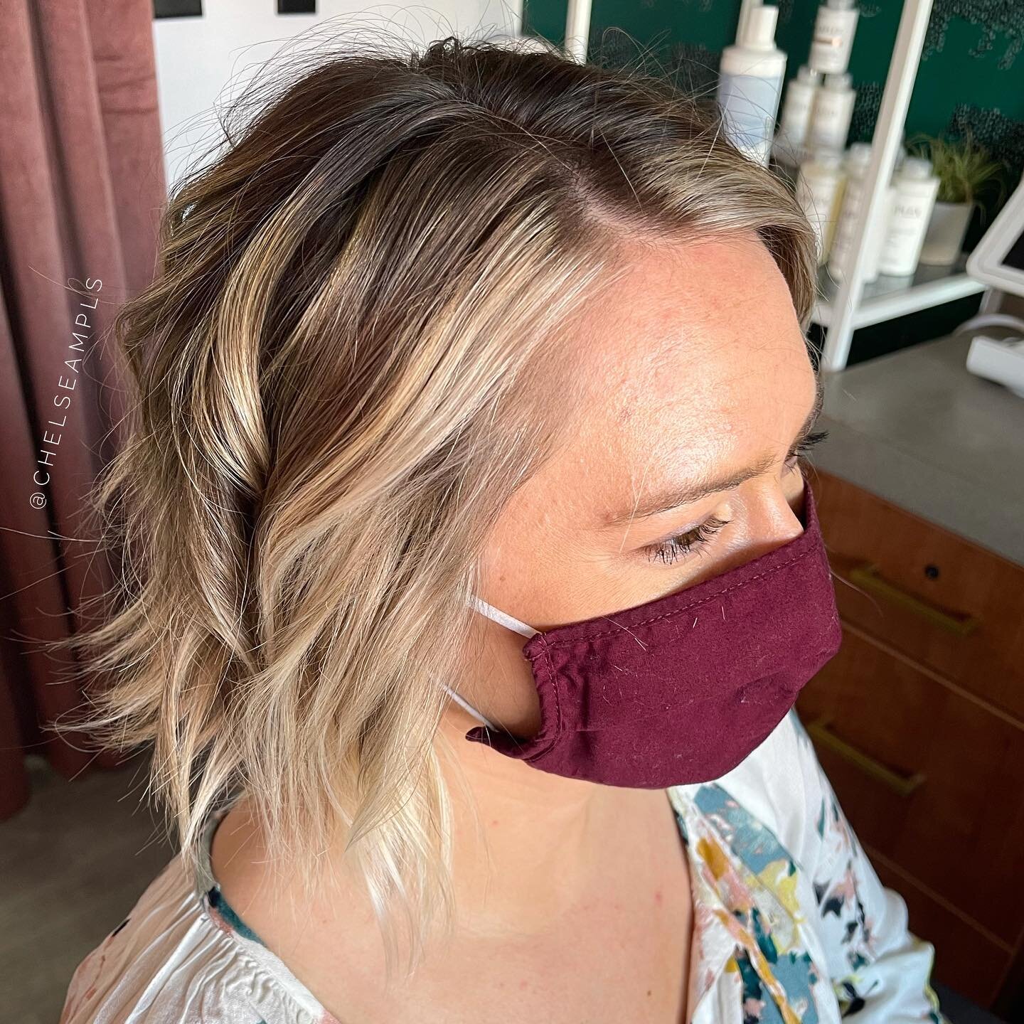 #foilyage and more layers for spring 🌷
.
.
.
.
.
.
#olaplex #balayage #foils #highlights #hairbychelsea #chelseampls #minneapolishair #minneapolisartist #mplshair #mplshairstylist #mn #minnesotahairstylist