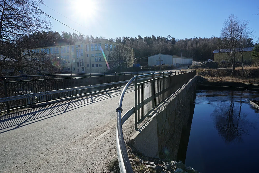 Bakgjutning och nya kantbalkar på stenvalvsbro i Fritsla Trafikverket, 2012