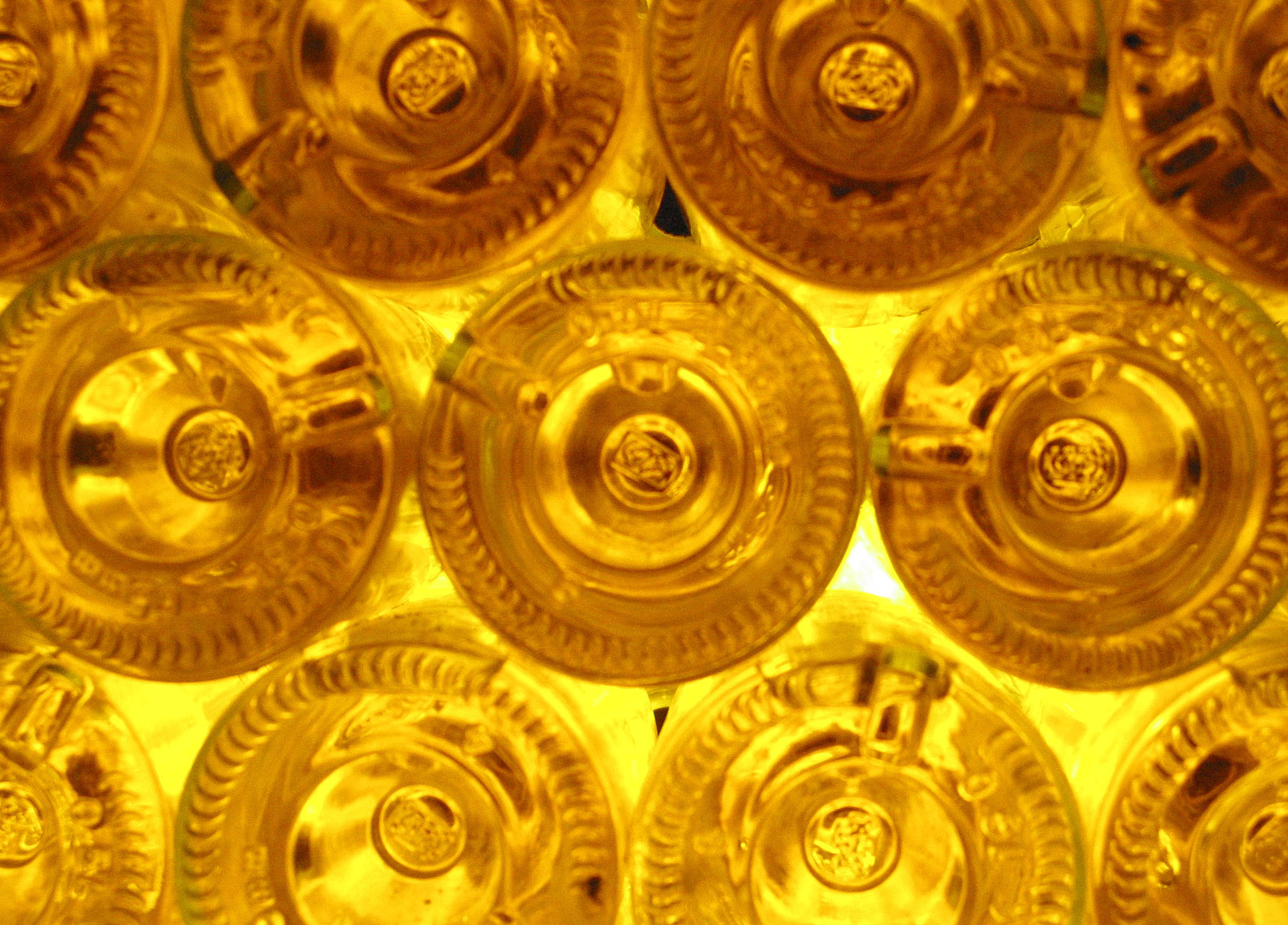 aszuwineglow003.jpg