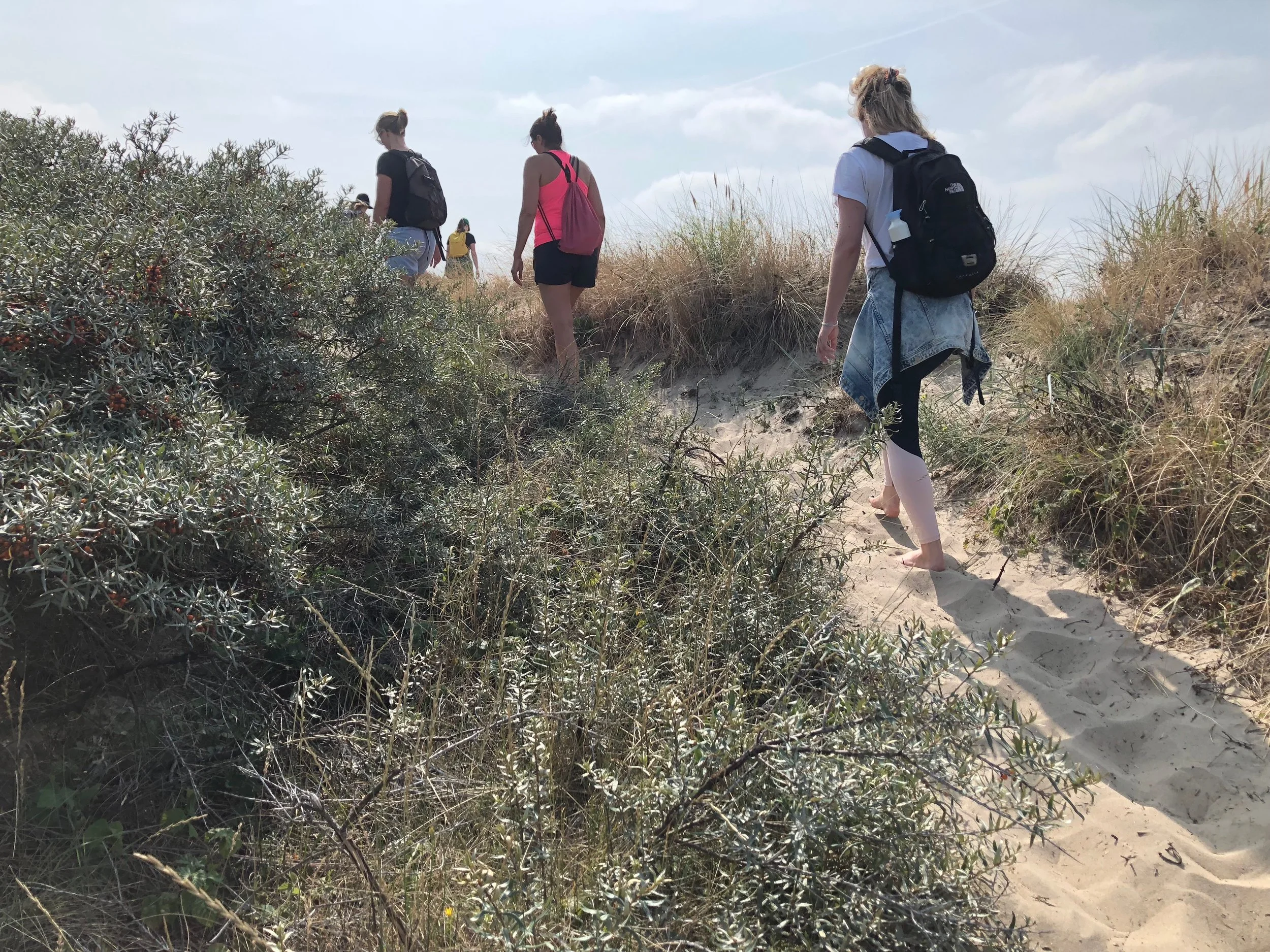 Blote voetenwandeling