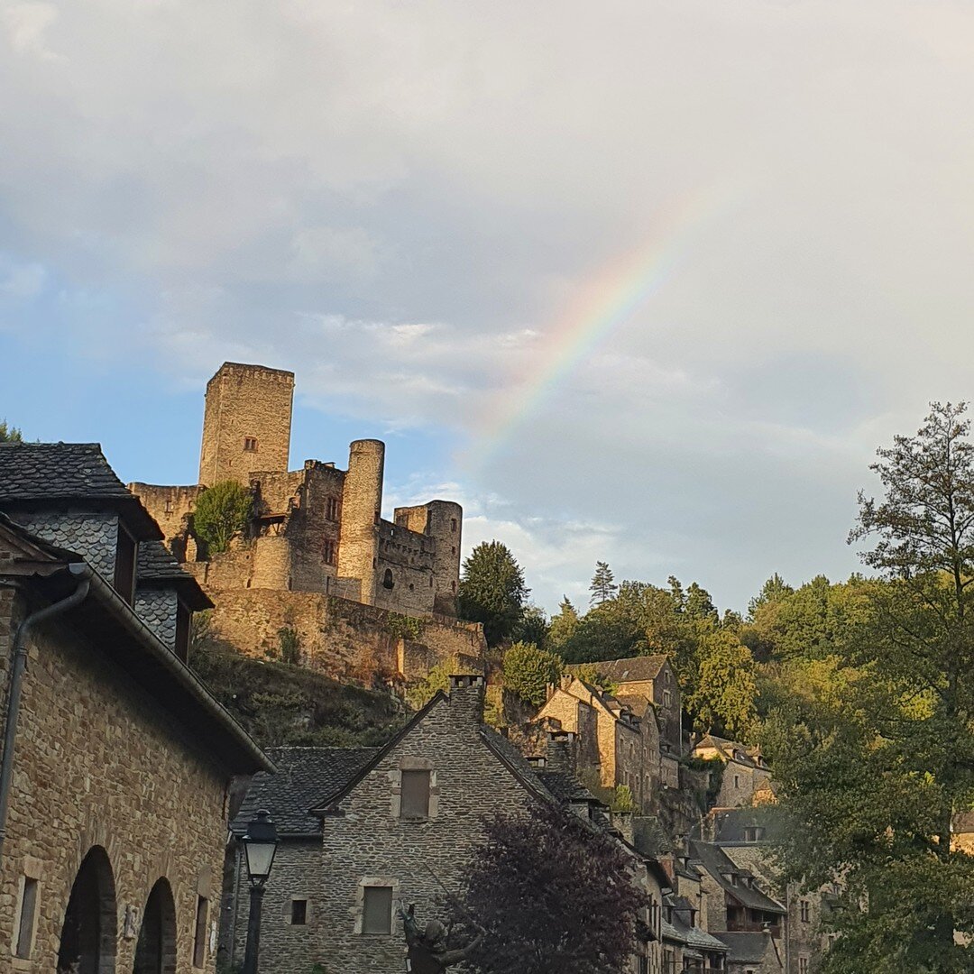 There&rsquo;s a treasure on this side of the rainbow&hellip; 🌈

#ch&acirc;teaubelcastel #medieval #castle #history #middleages #moyenage #medieval #histoire #histoiredefrance #medievalworld #historylovers #travelgoals #traveldestination #travelblogg