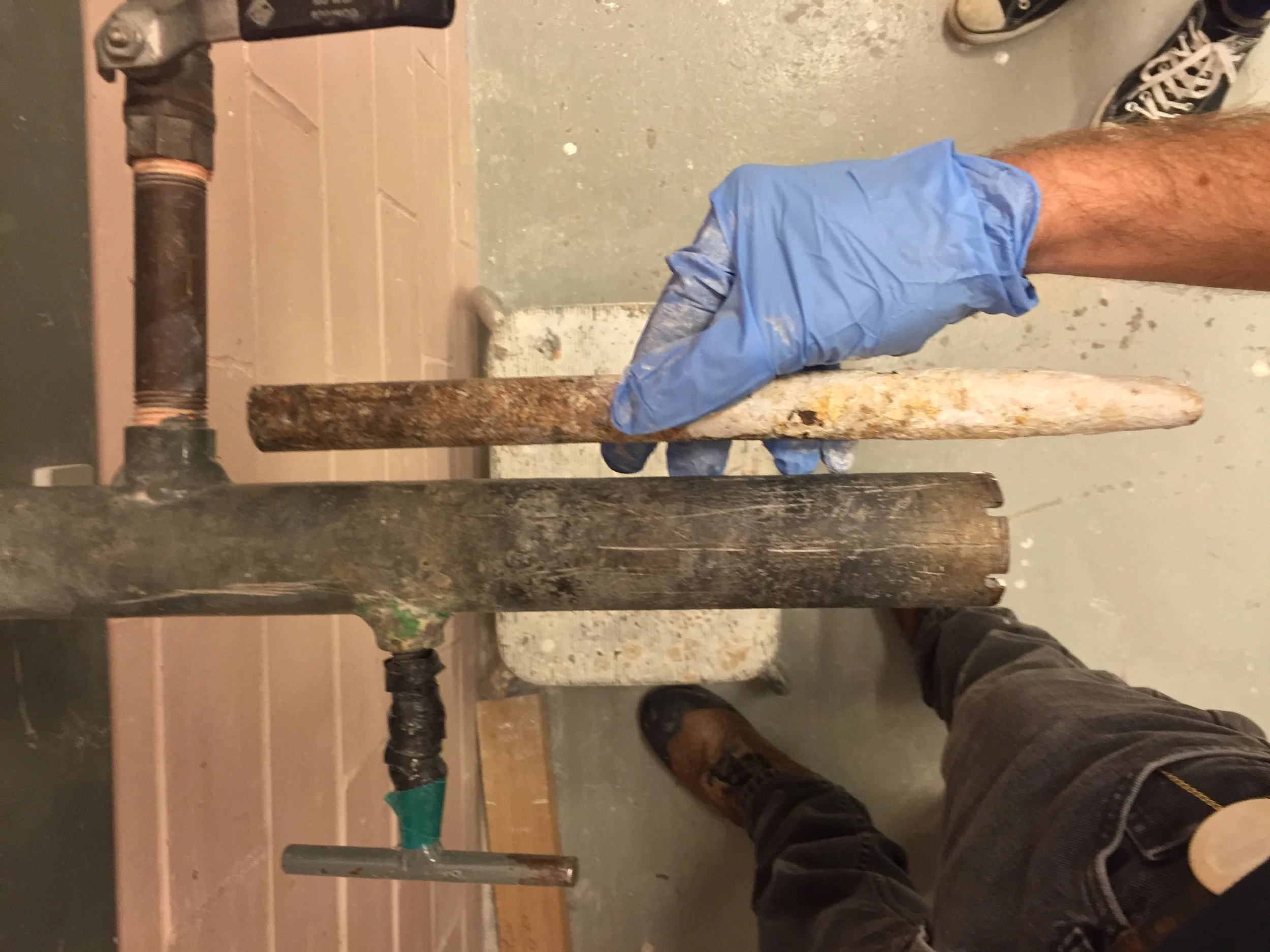 This mandrel is too short. In order for it to reach screw clamp (the projection with the green tape on it) there would need to be hardly any mandrel in the cast.