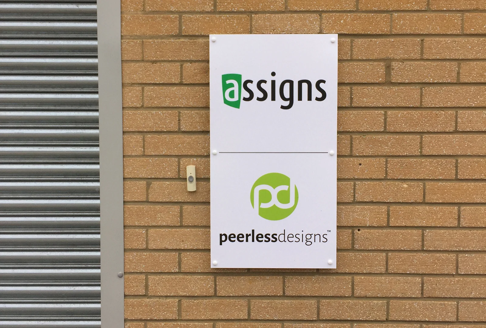 HQ WALL SIGNAGE