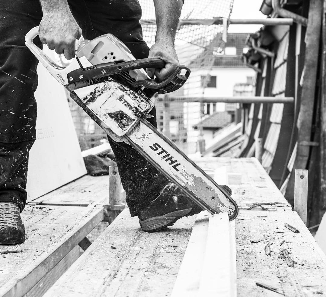 #carpenter #zimmermann #craftsman #handwerker #carpenterlife #woodworking 📷 credits: tim fischer