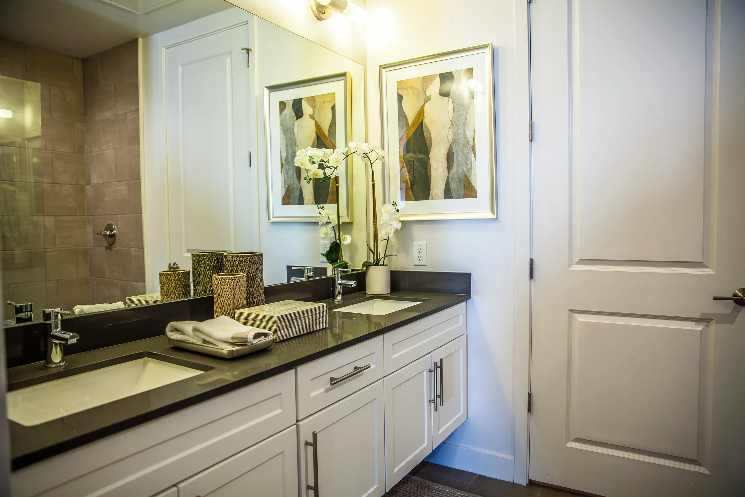 edison-urban-glow-master-bath.jpg