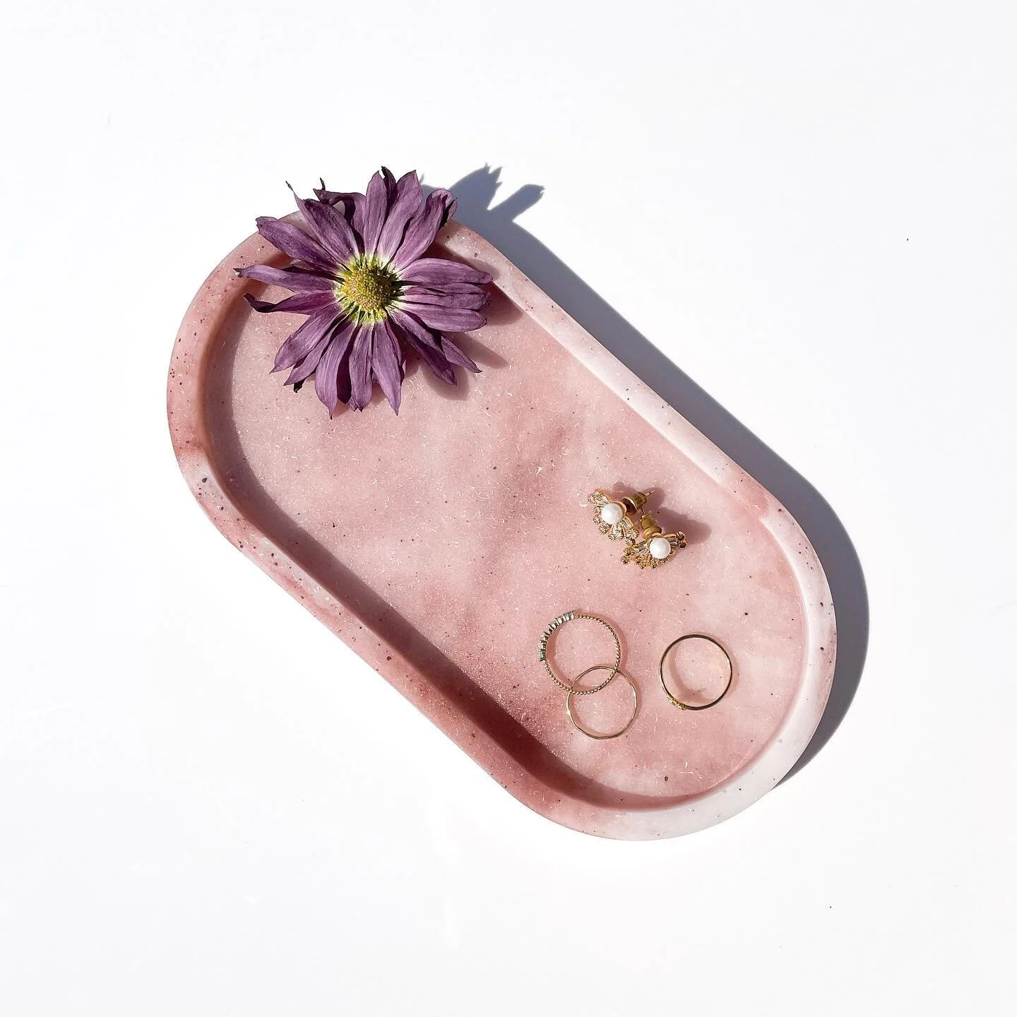 ~ Speckled &amp; Marbled ~

This dusty rose oval tray is still up for grabs in my &ldquo;Available&rdquo; highlight 🤍 Thank you all for tuning into my story sale yesterday, I&rsquo;m so incredibly grateful for all your support! 

Sending big hugs an