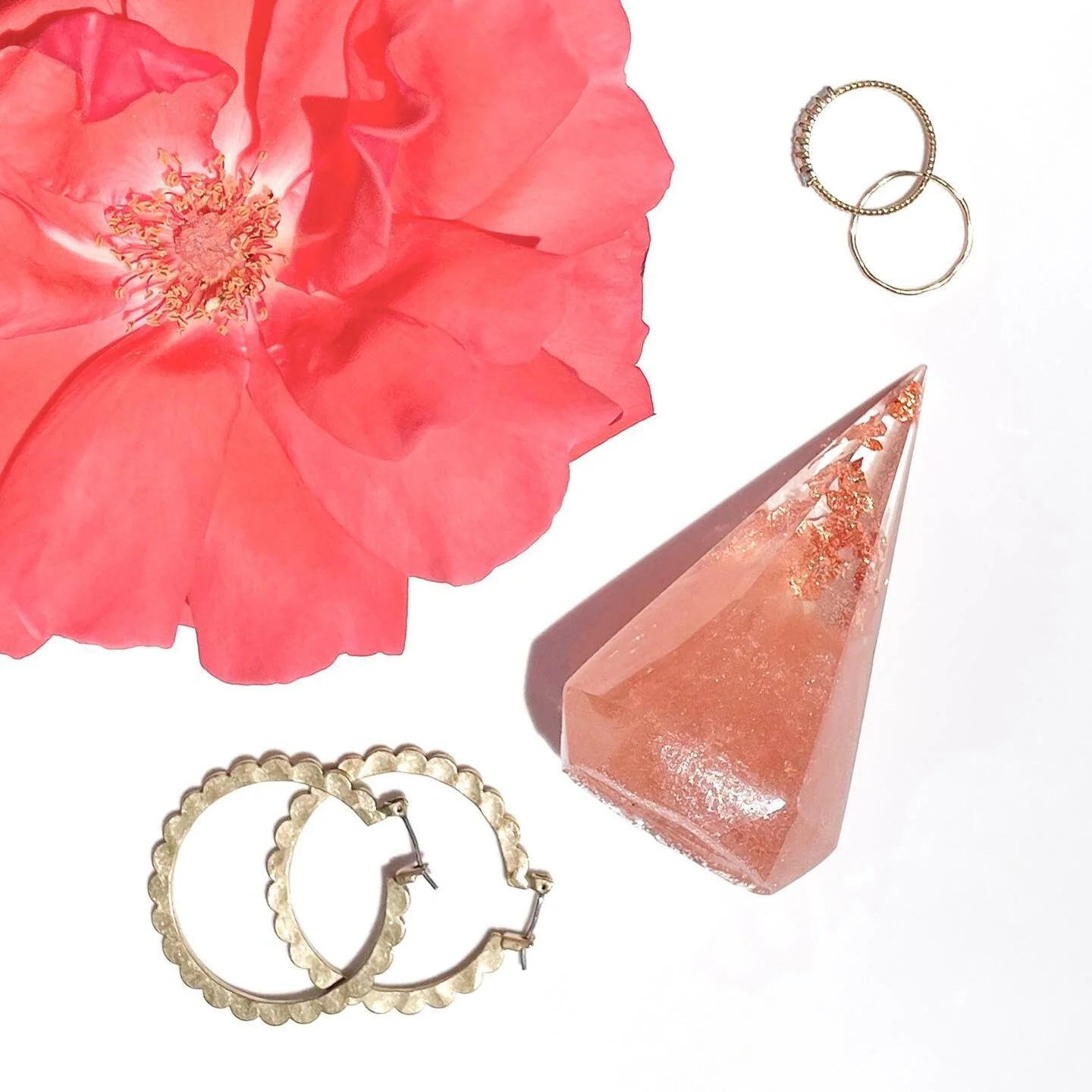 Rose Gold everything ~ a pretty little ring cone customized for @joyhsin 💖

I&rsquo;m happy to be back after a brief hiatus 🤍 I&rsquo;m blown away by all of your support and it makes me SO excited that there are people who want to own my art!! 🥰 T
