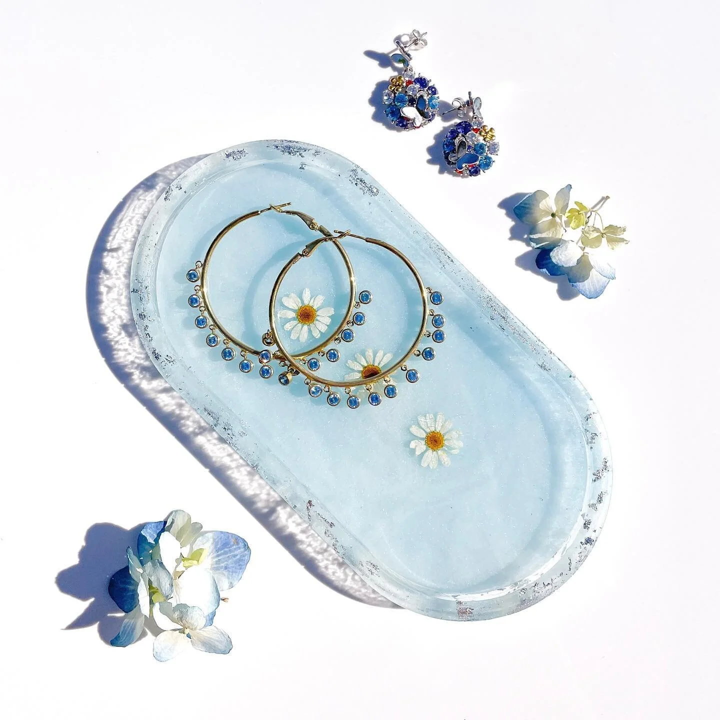 🤍 Baby Blue Chamomile Tray 🤍

I&rsquo;m so so so excited about this new style!! I have two other colors that will be revealed soon 🥰 

What other colors do you want to see in this style? I&rsquo;m thinking&hellip;jade? Lavender? Everything pastel?